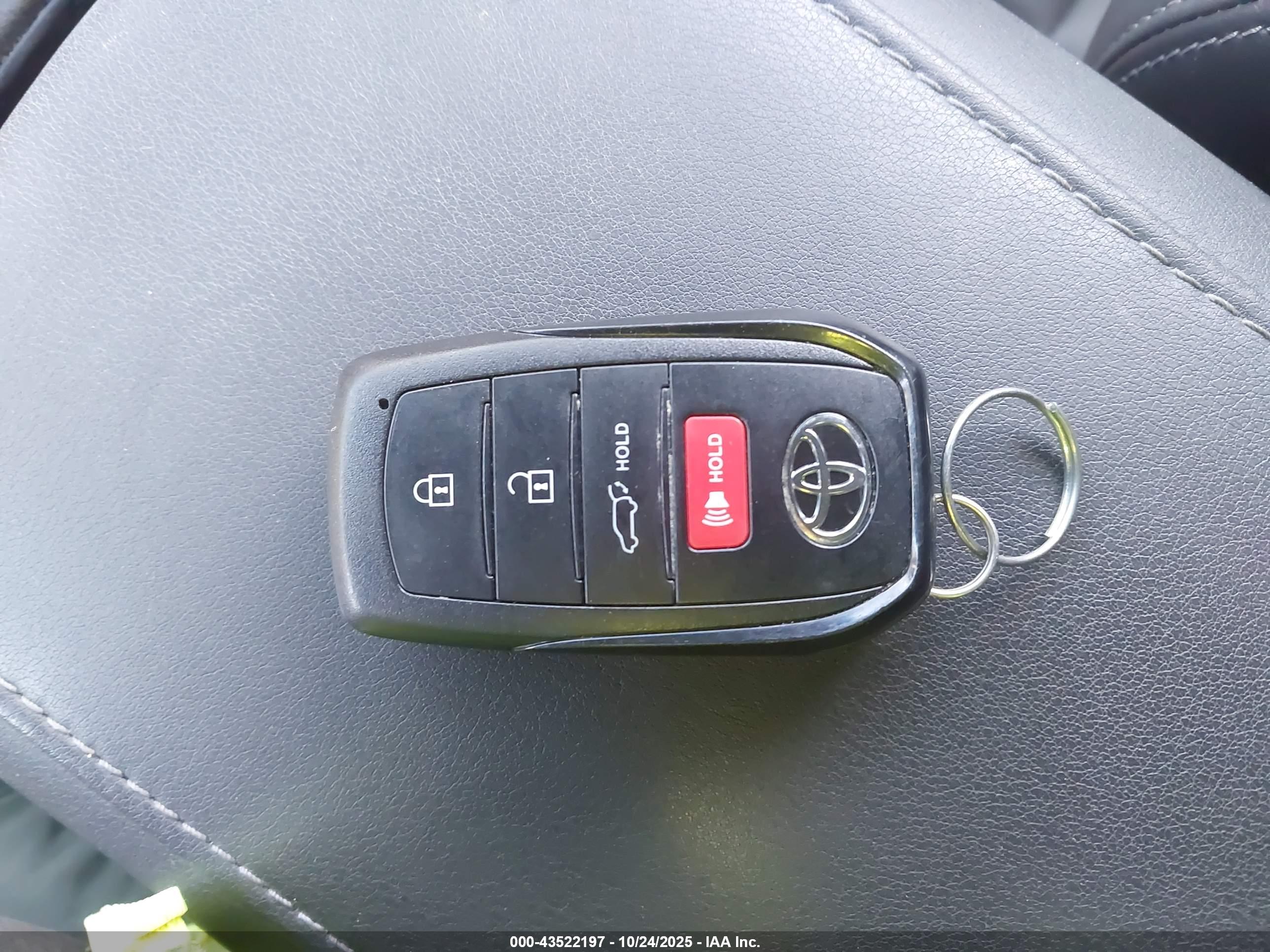 TOYOTA VENZA image 11