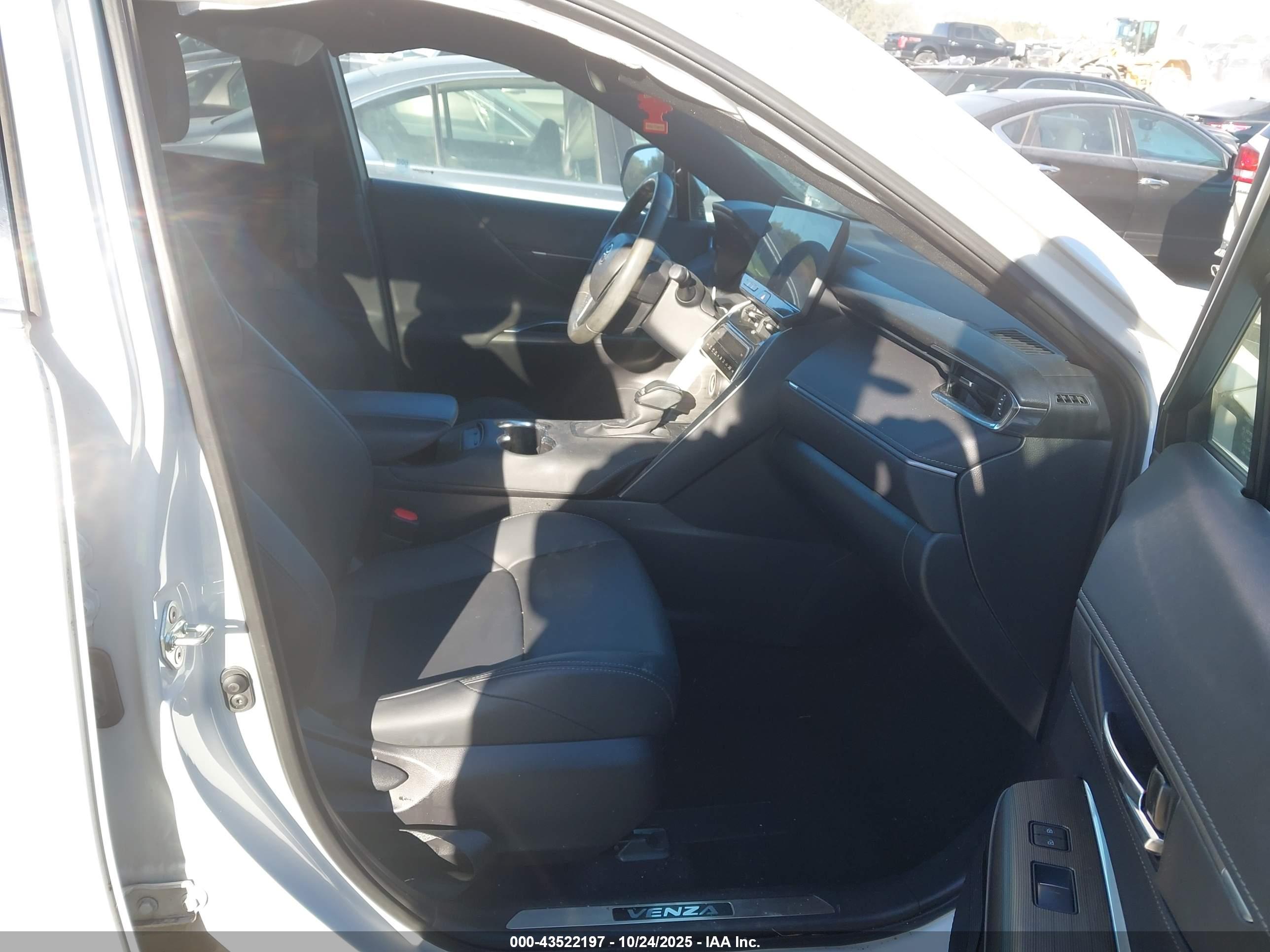 TOYOTA VENZA image 5