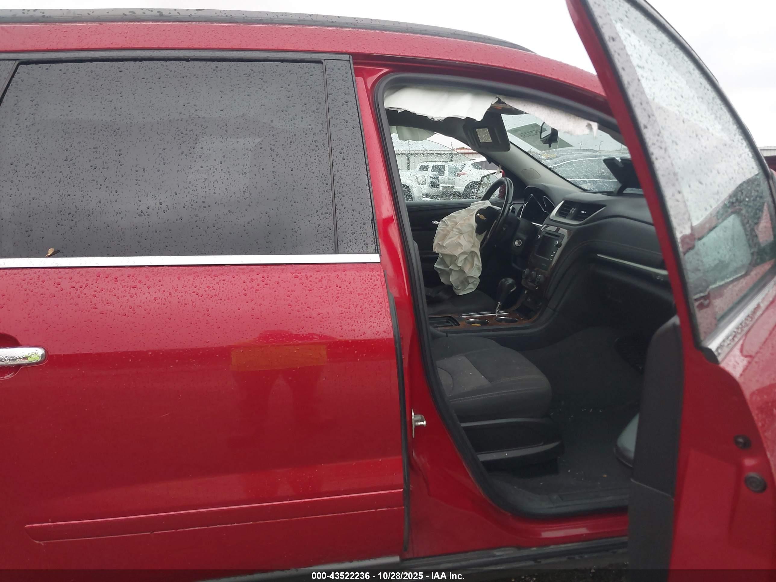 CHEVROLET TRAVERSE image 5
