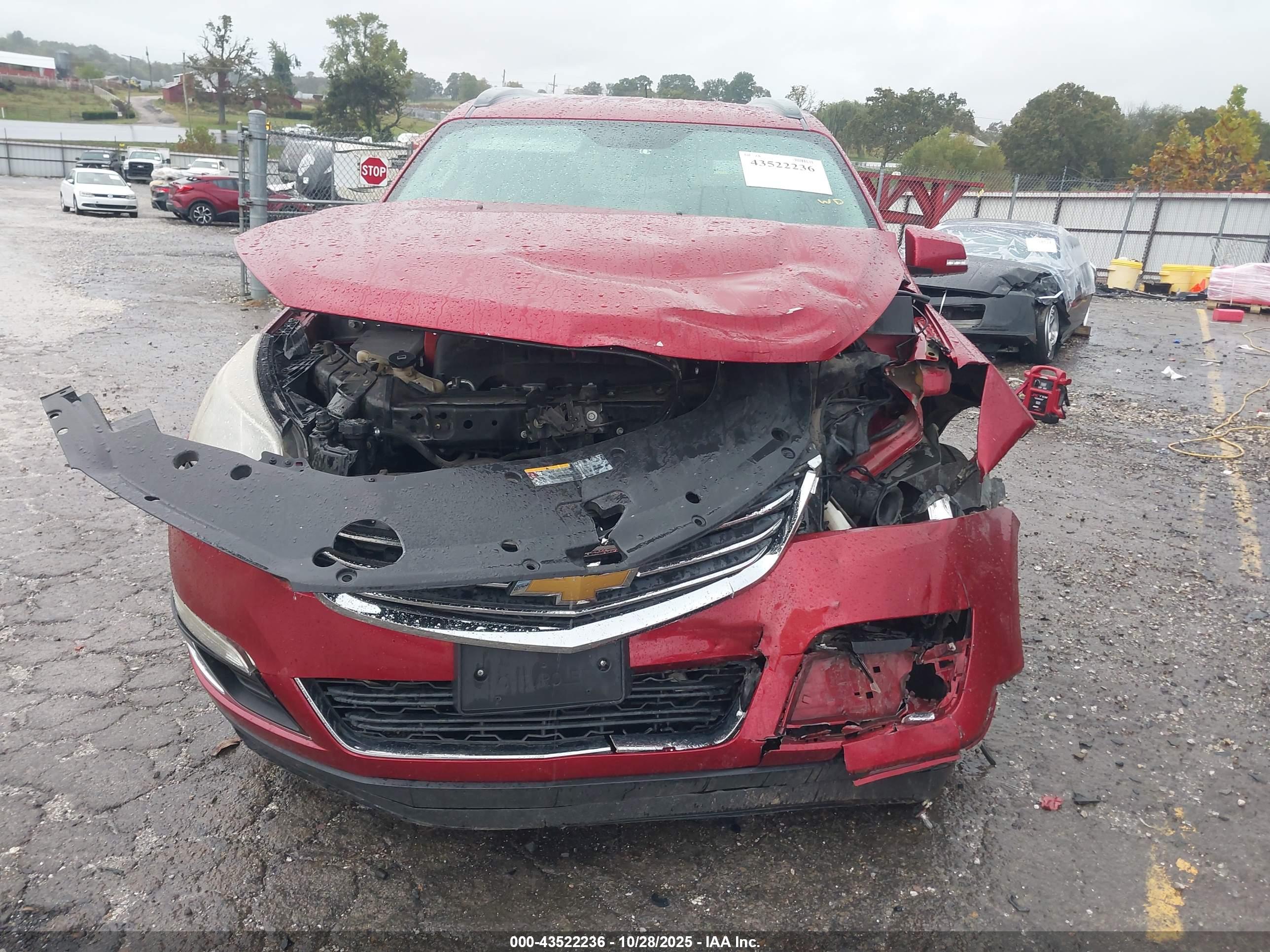 CHEVROLET TRAVERSE image 6