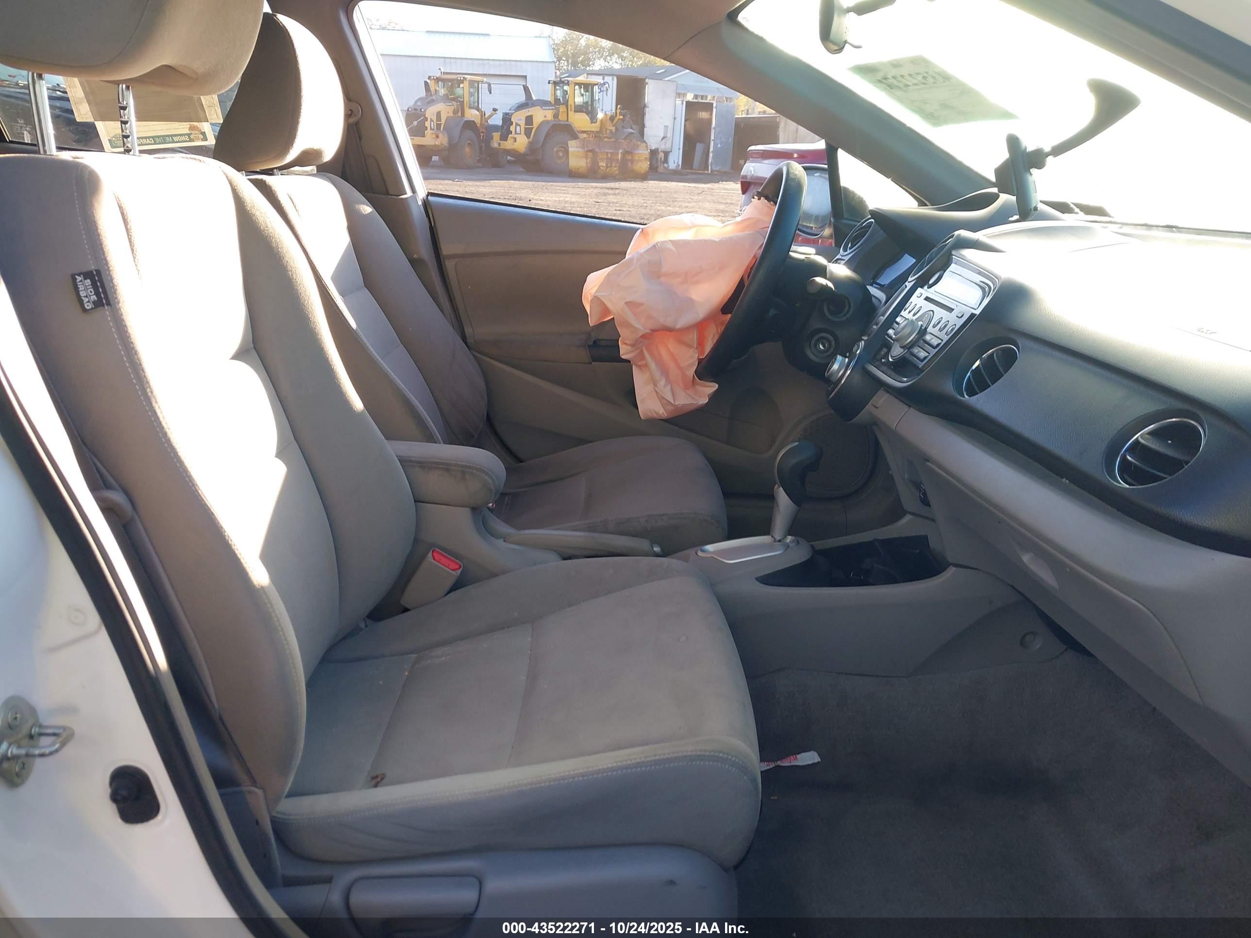 HONDA INSIGHT image 5