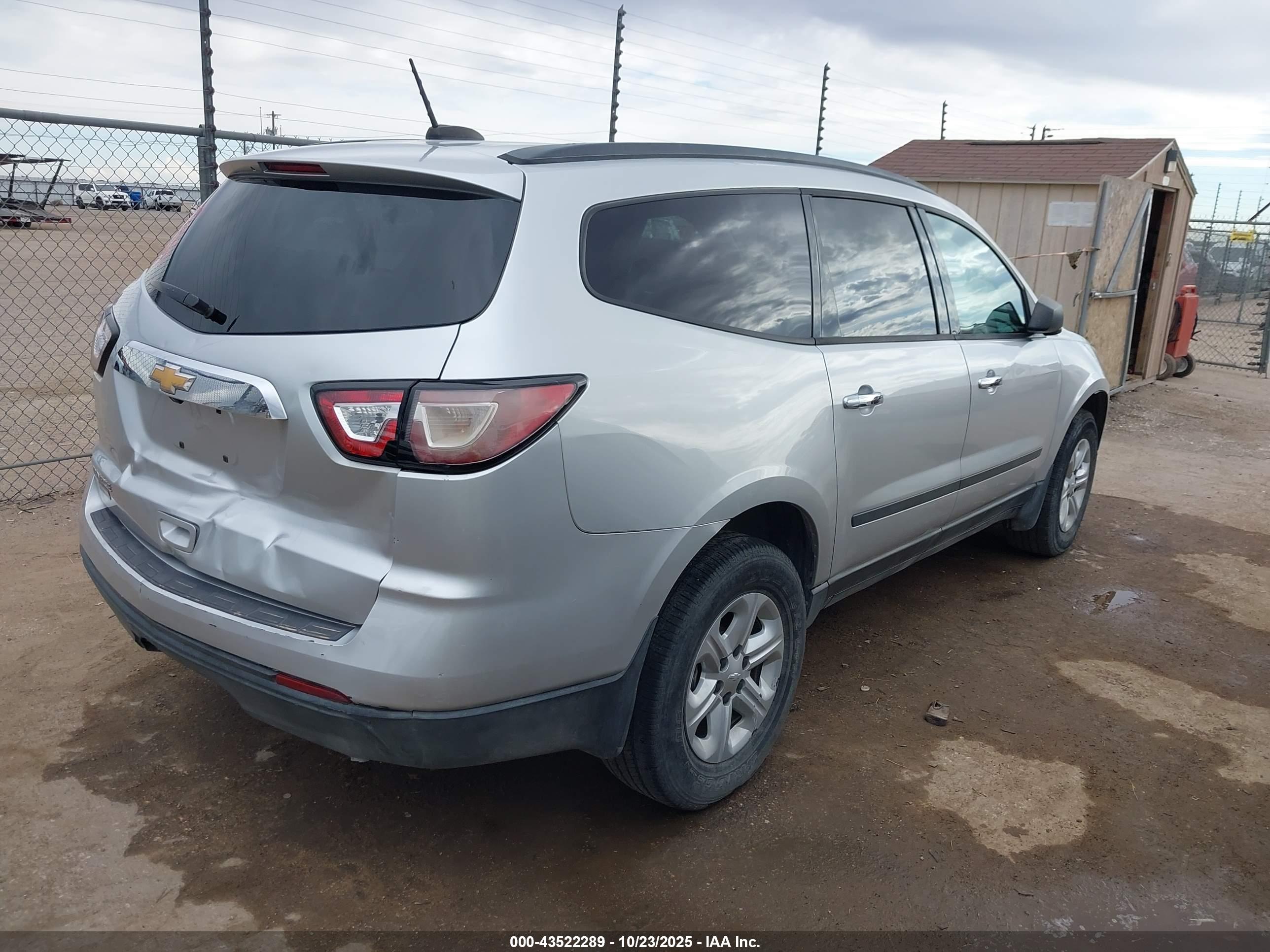 CHEVROLET TRAVERSE image 4