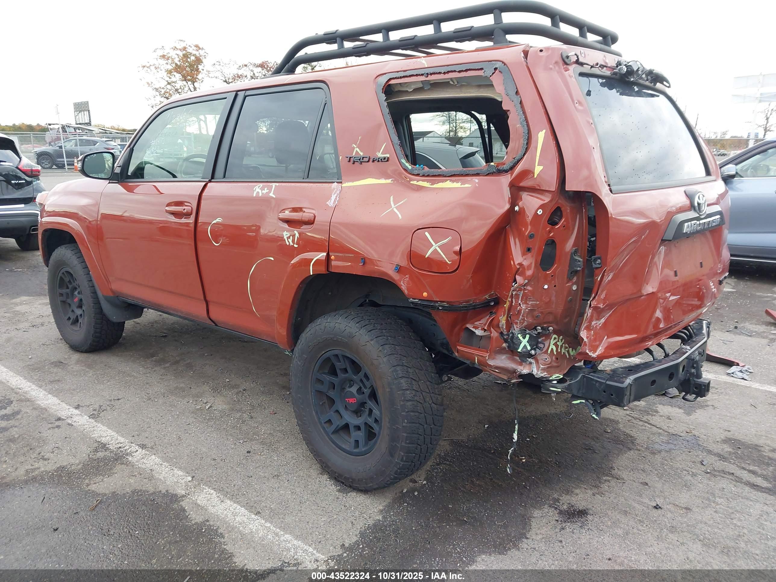 TOYOTA 4RUNNER image 3