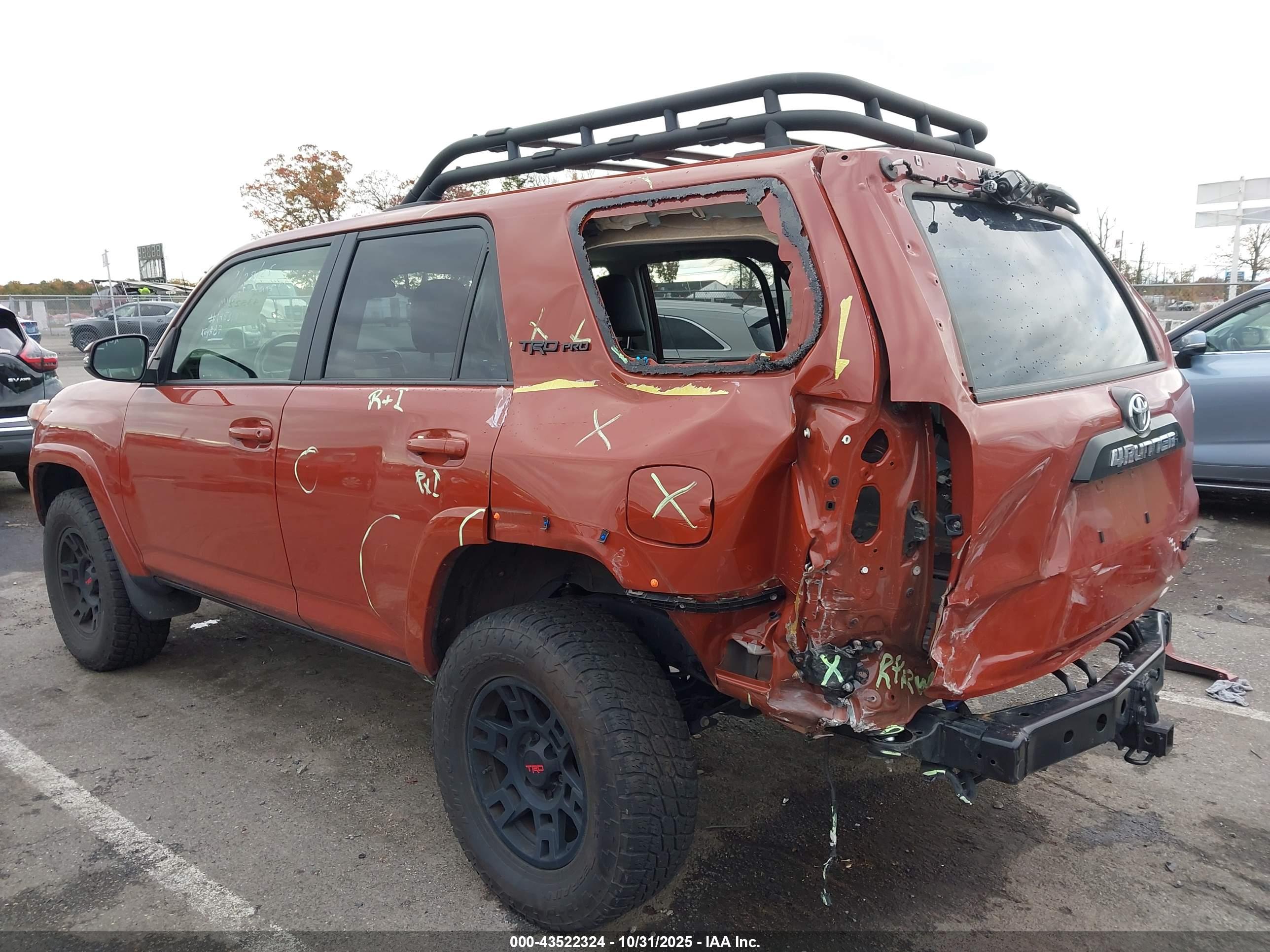 TOYOTA 4RUNNER image 6