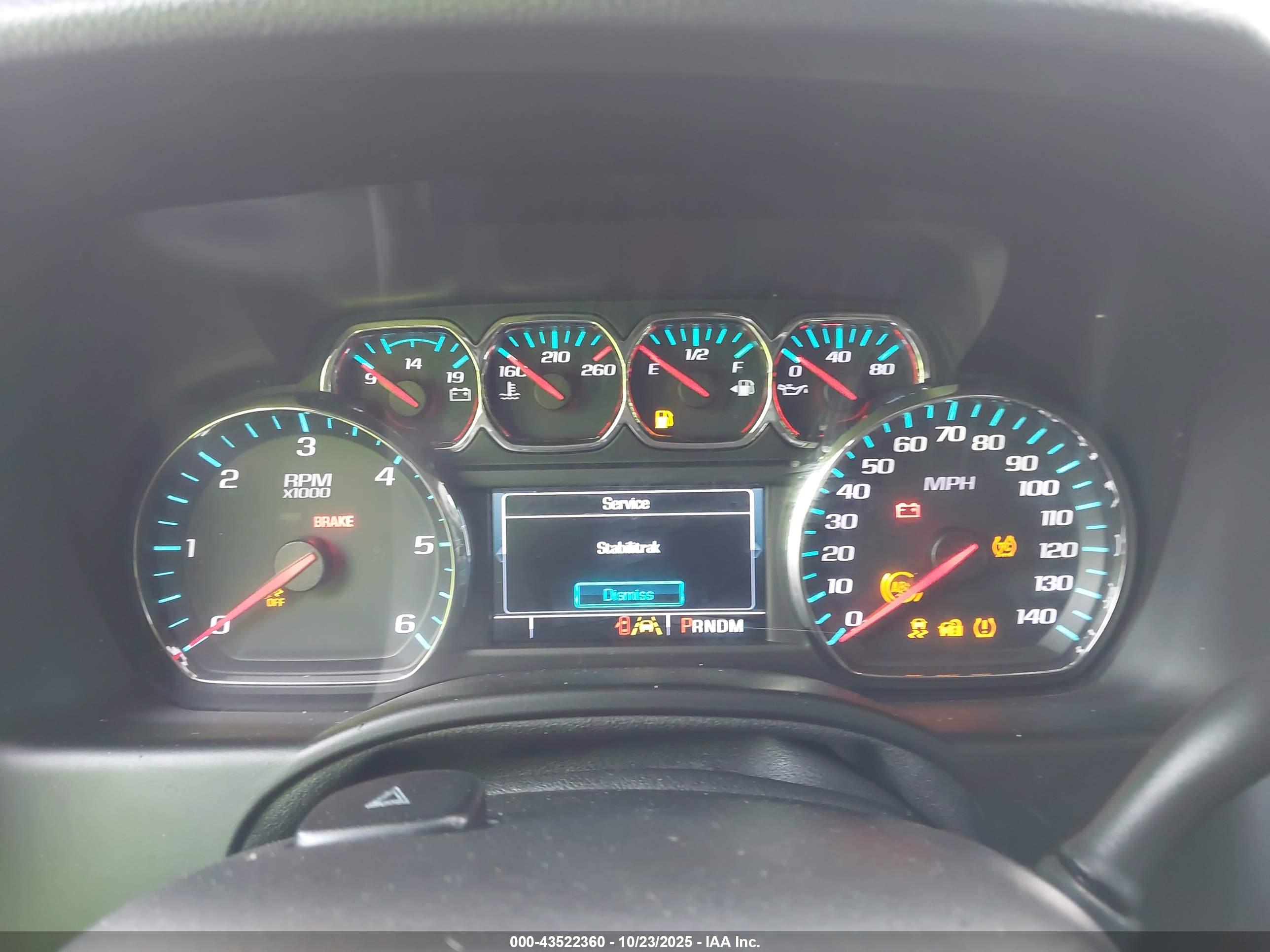 CHEVROLET SUBURBAN image 7