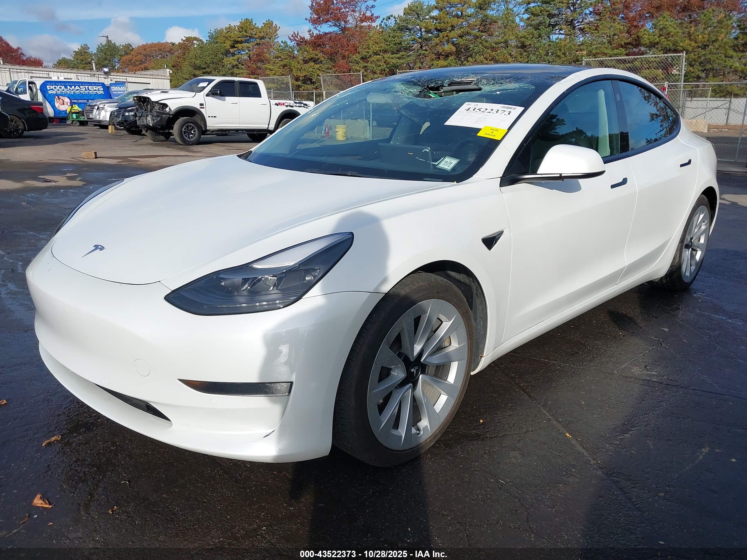 TESLA MODEL image 2