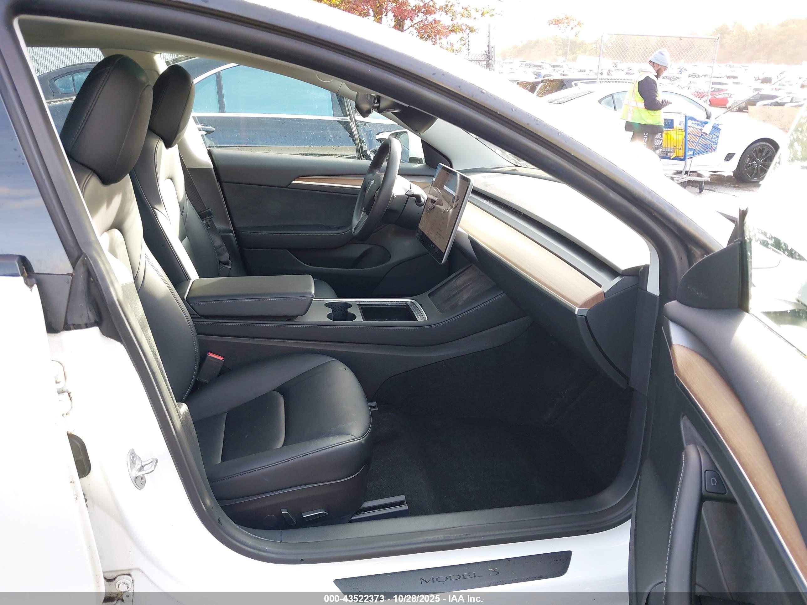 TESLA MODEL image 5