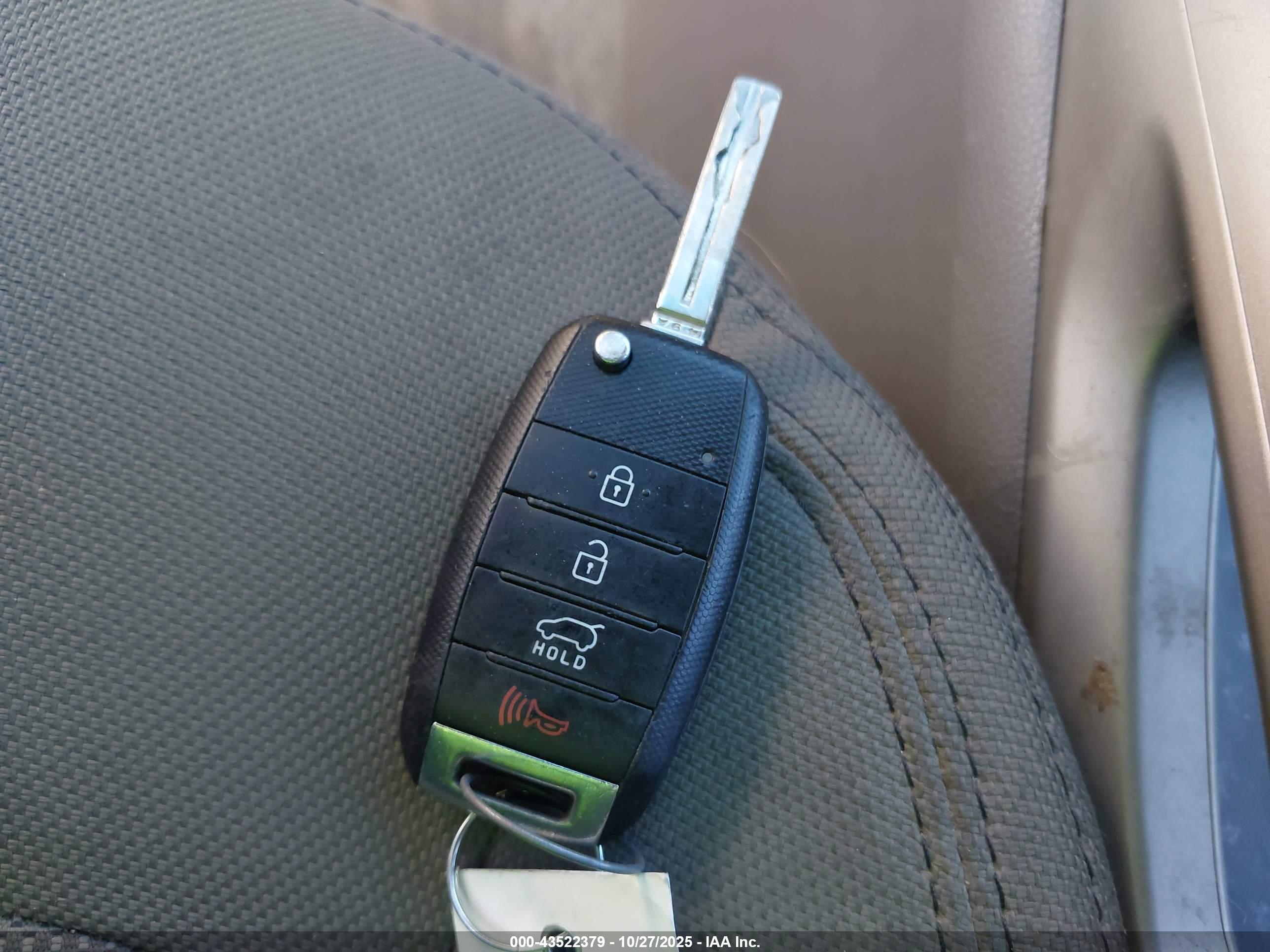 KIA SPORTAGE image 11