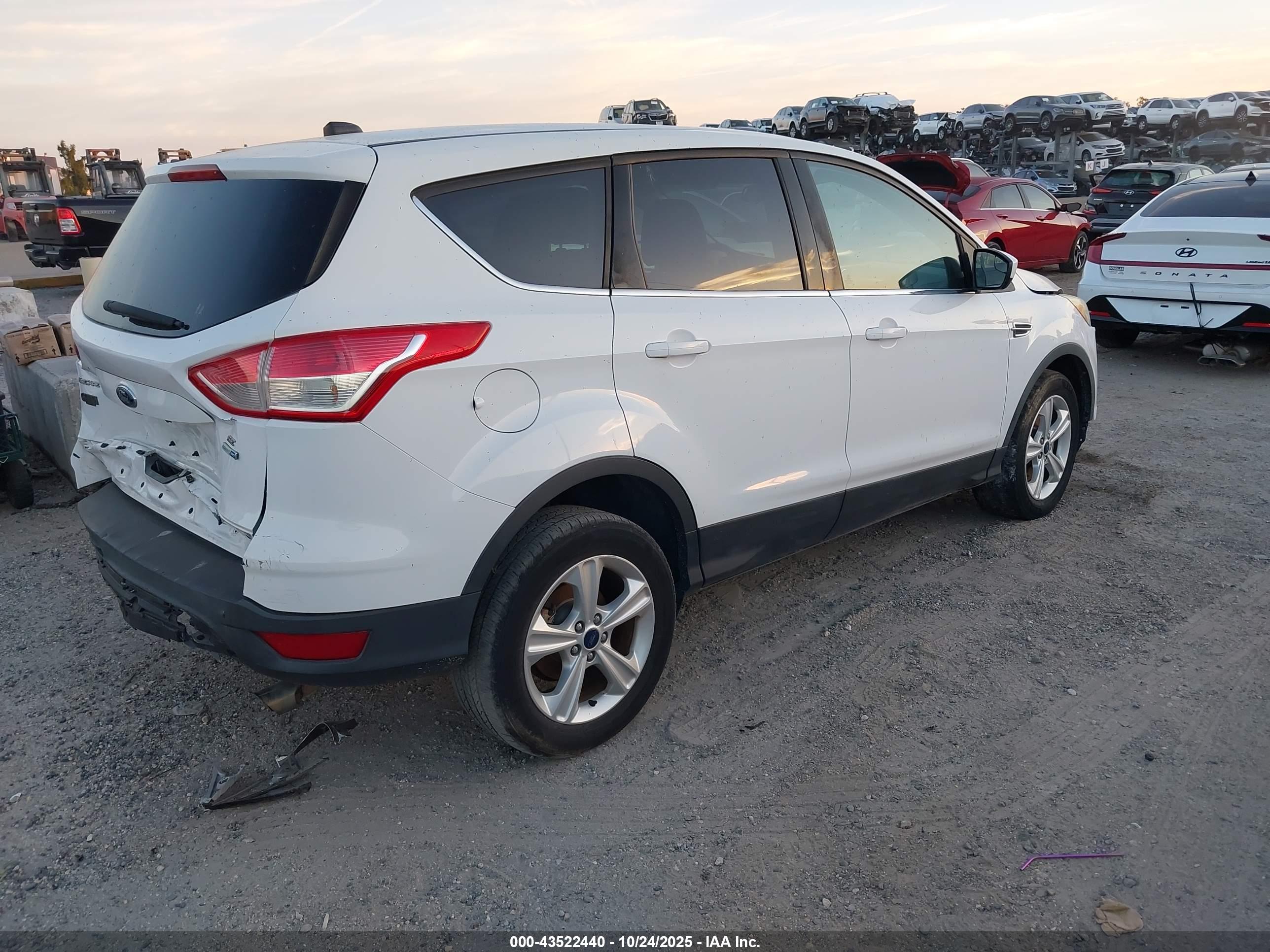 FORD ESCAPE image 4