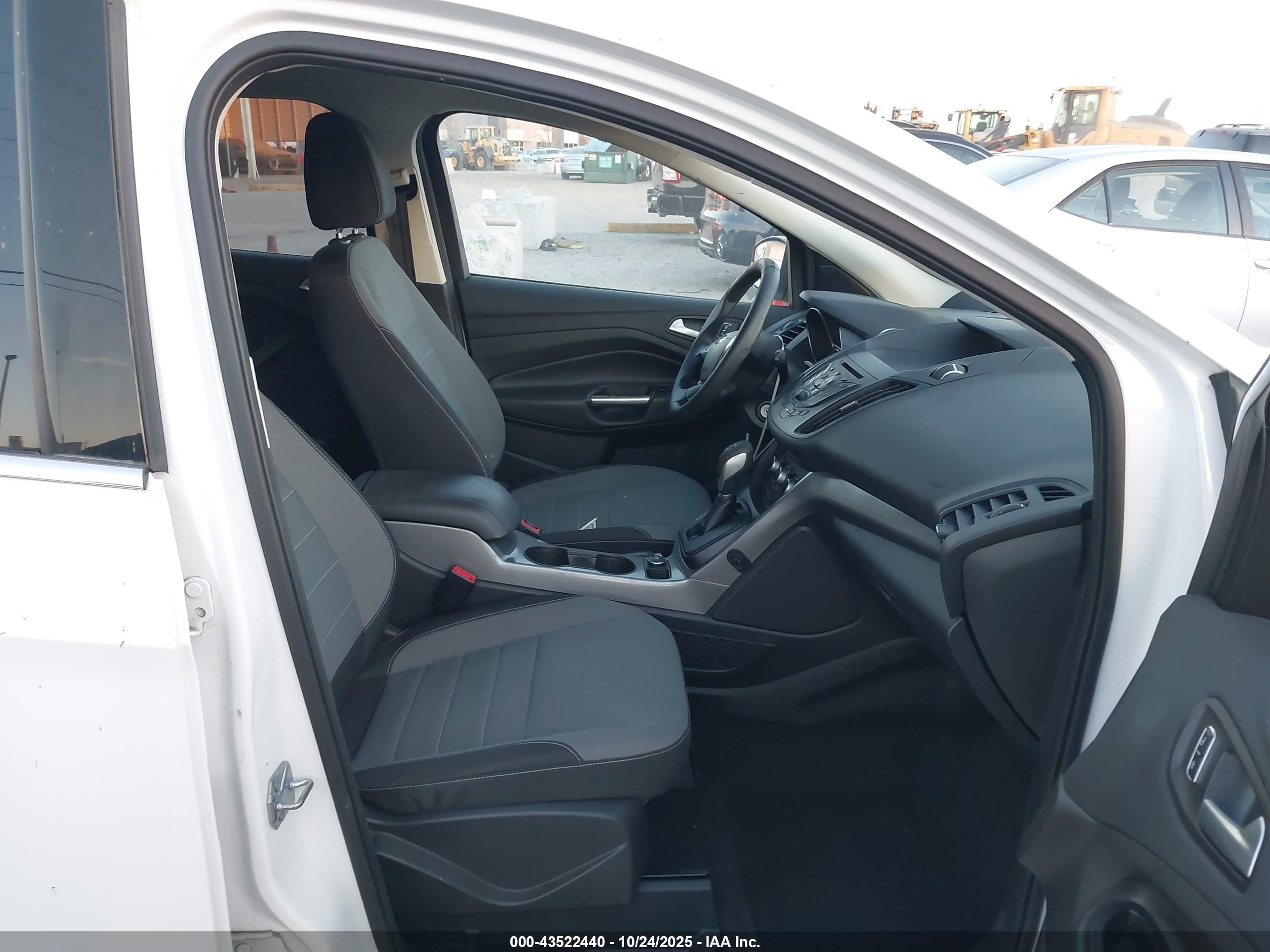 FORD ESCAPE image 5