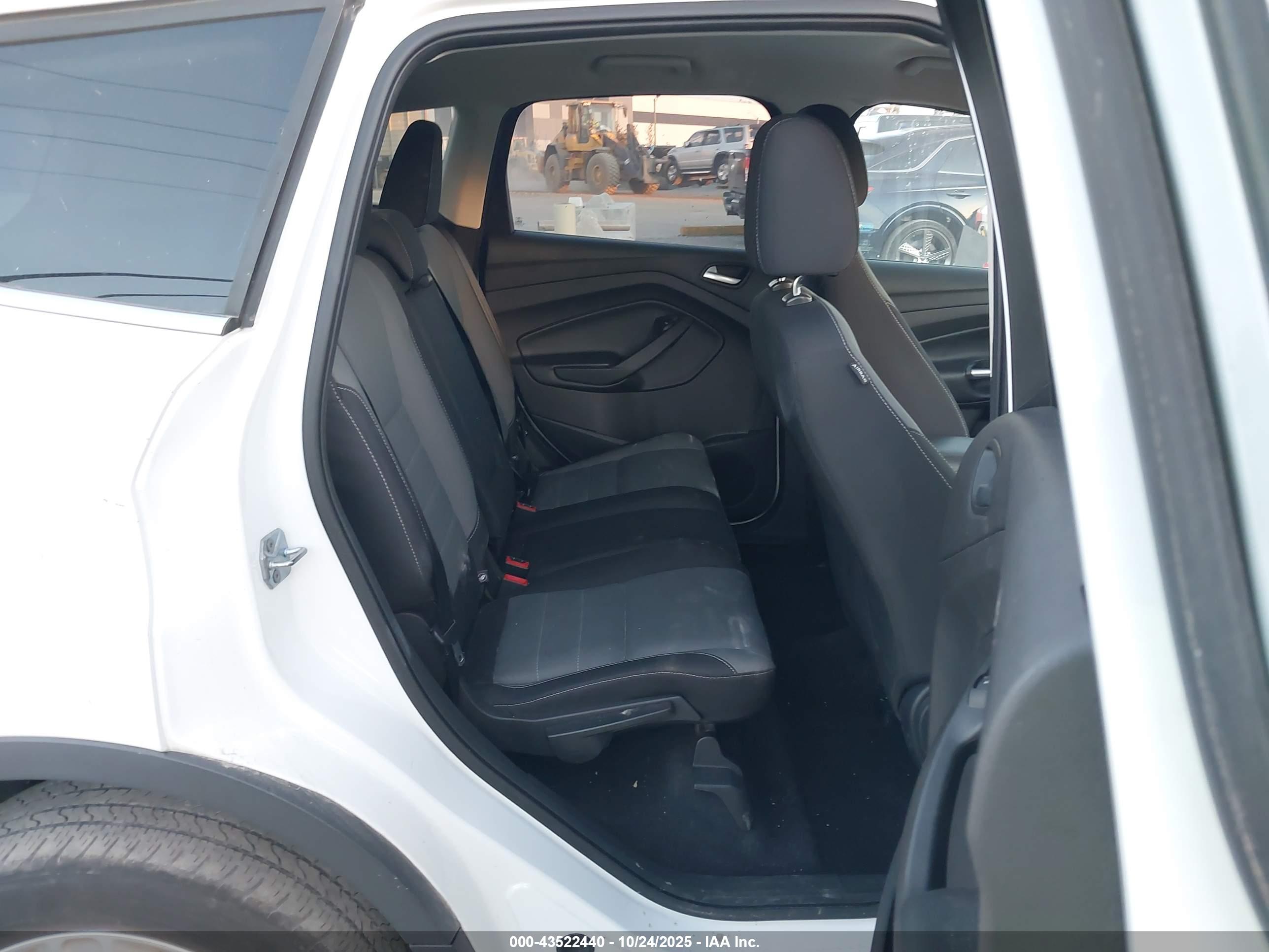 FORD ESCAPE image 8