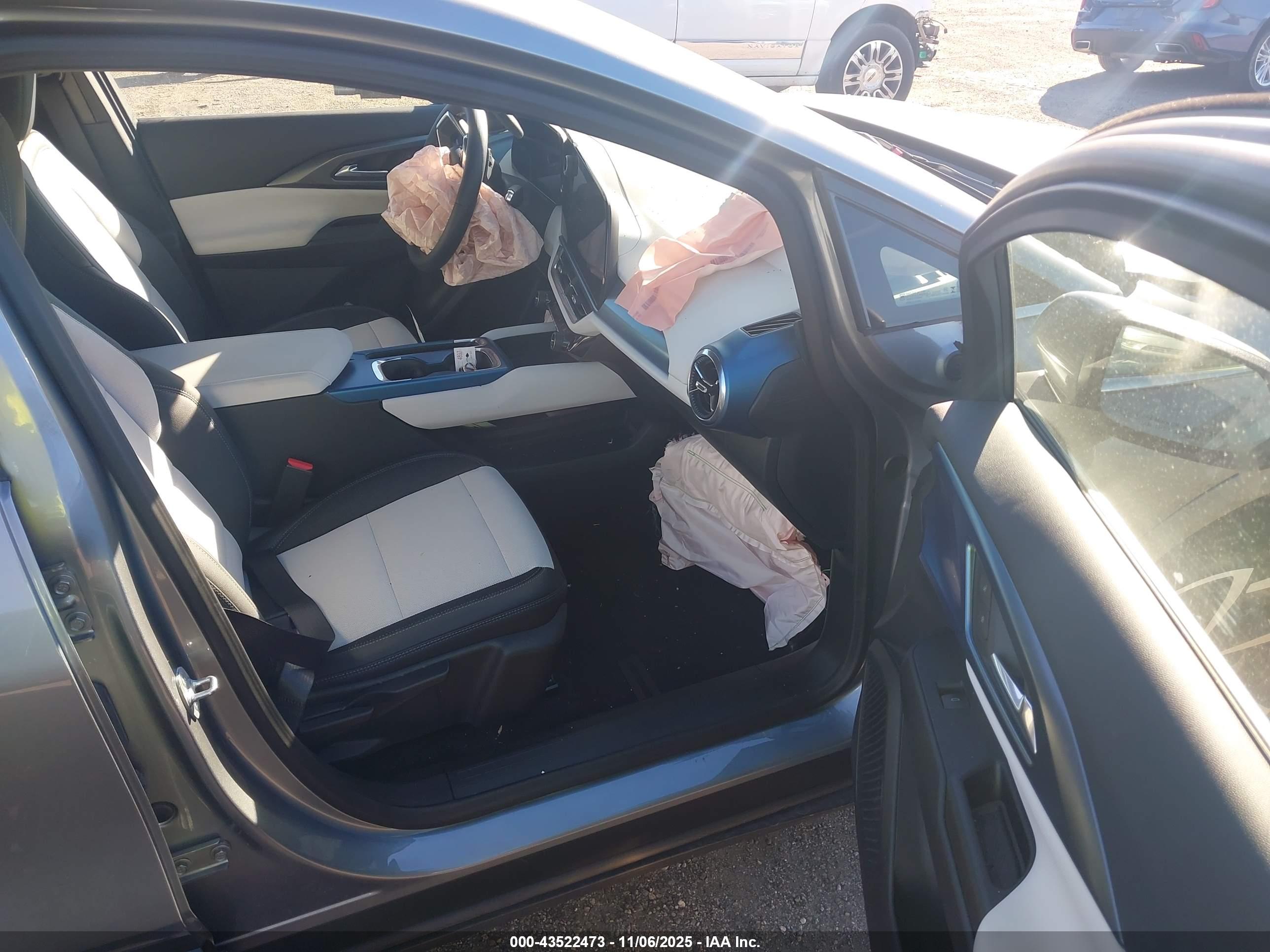 CHEVROLET EQUINOX image 5