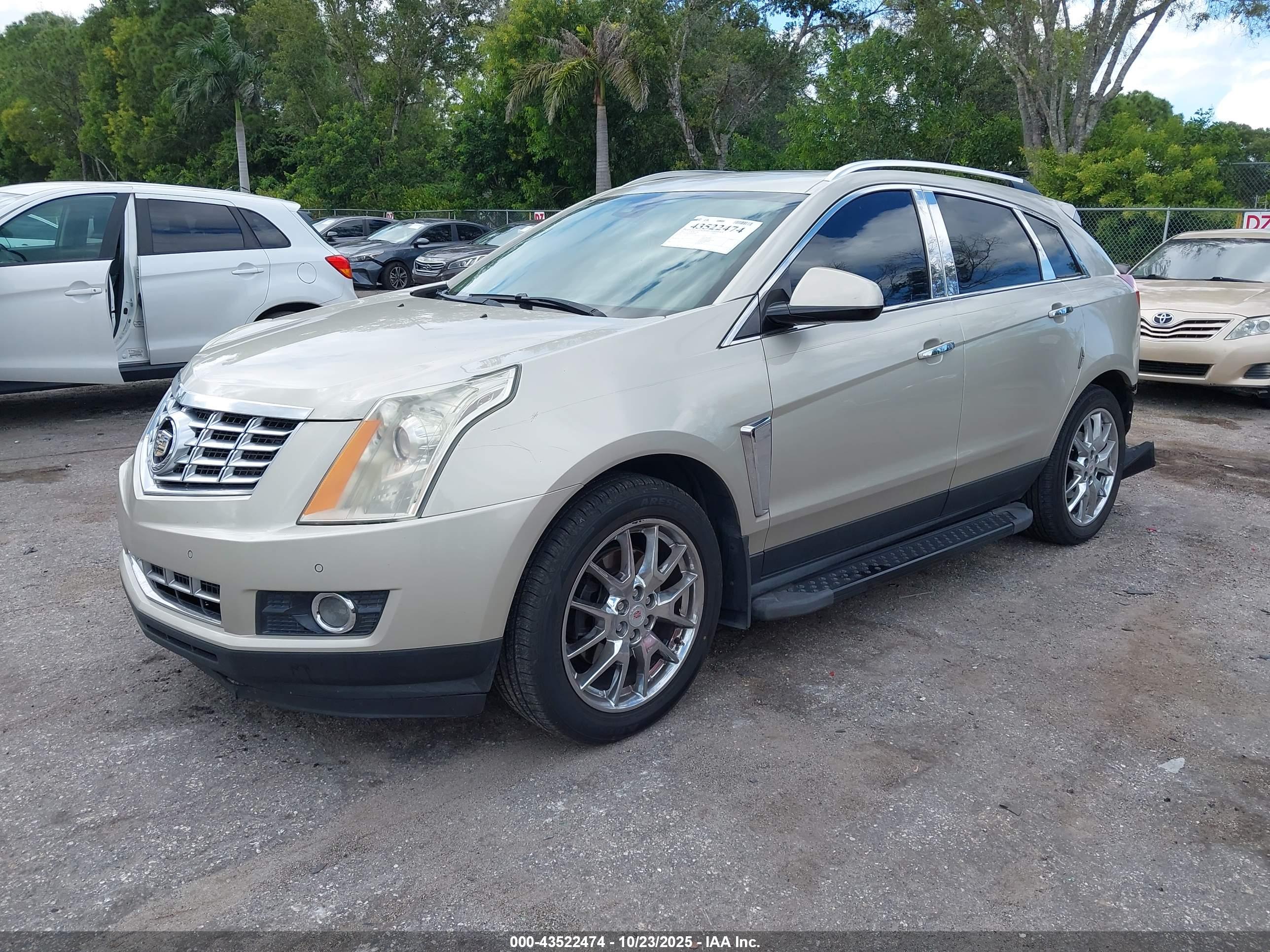CADILLAC SRX image 2