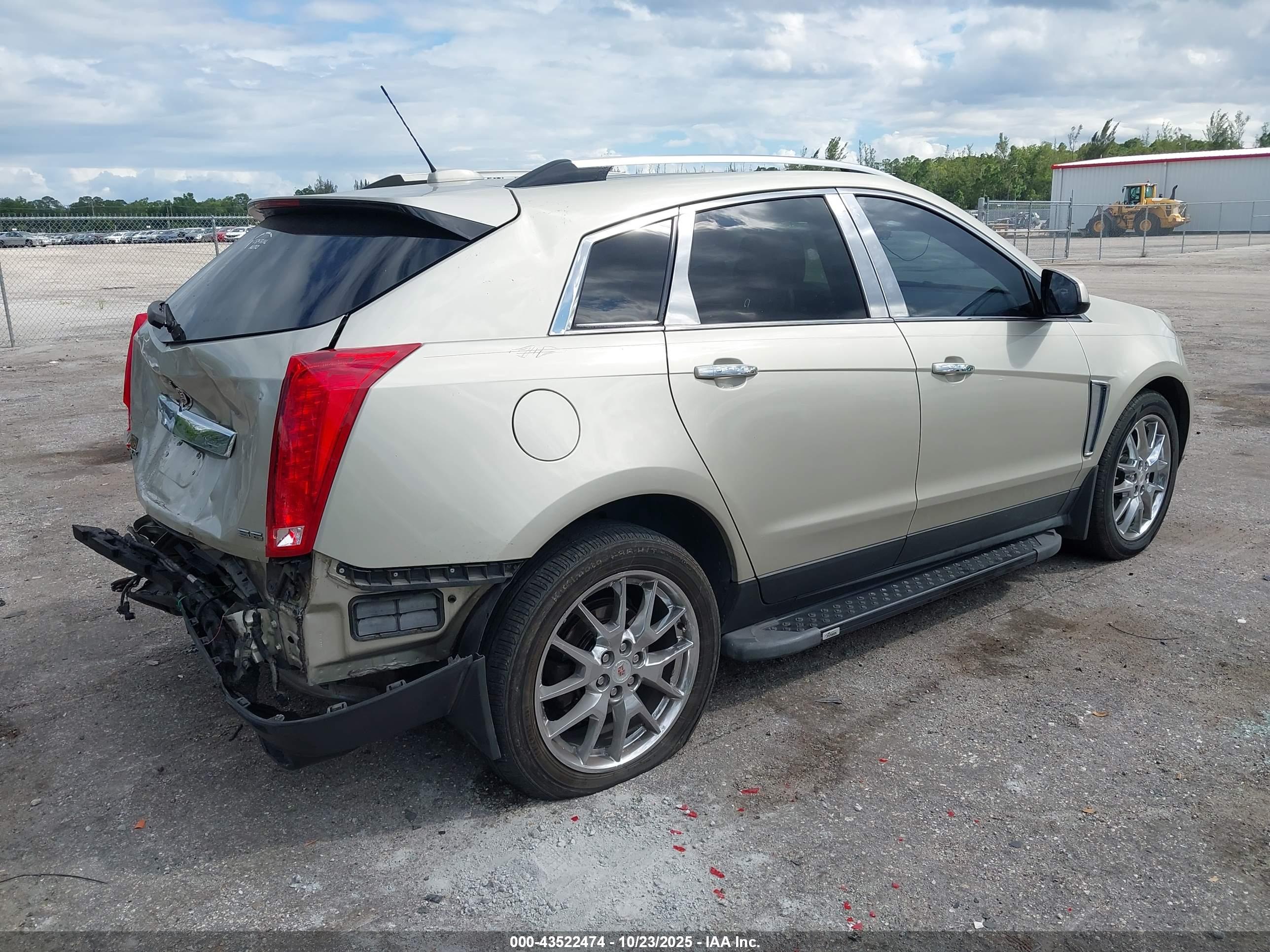 CADILLAC SRX image 4