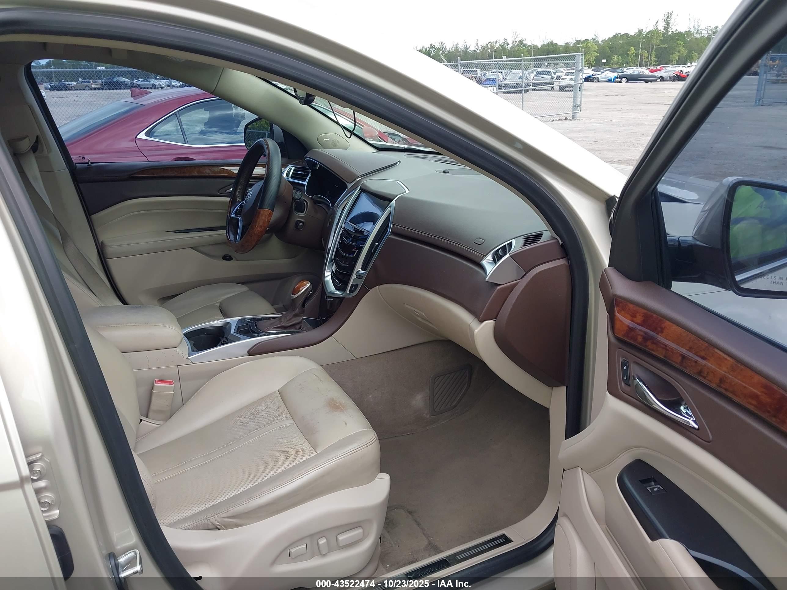 CADILLAC SRX image 5