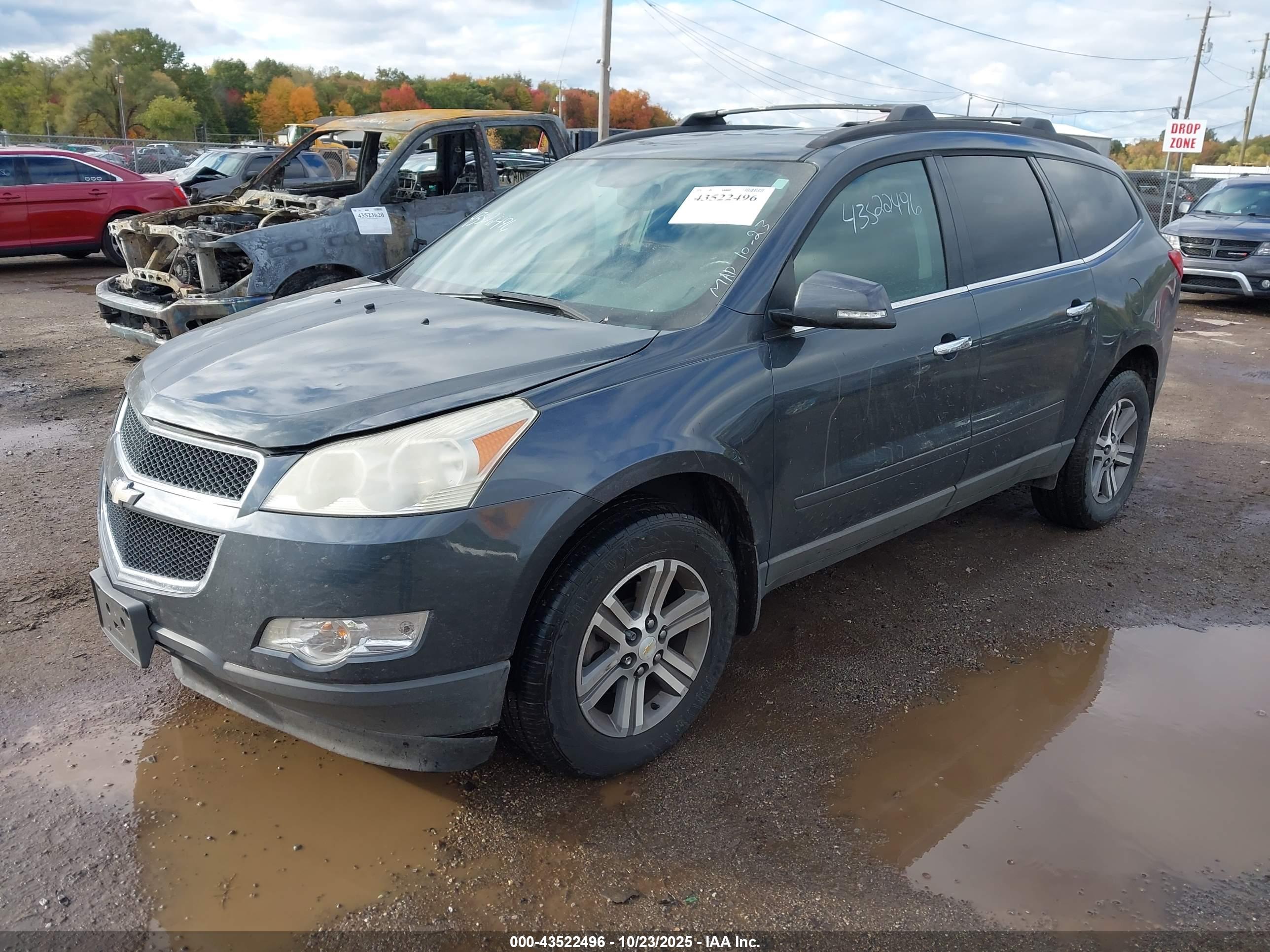 CHEVROLET TRAVERSE image 2