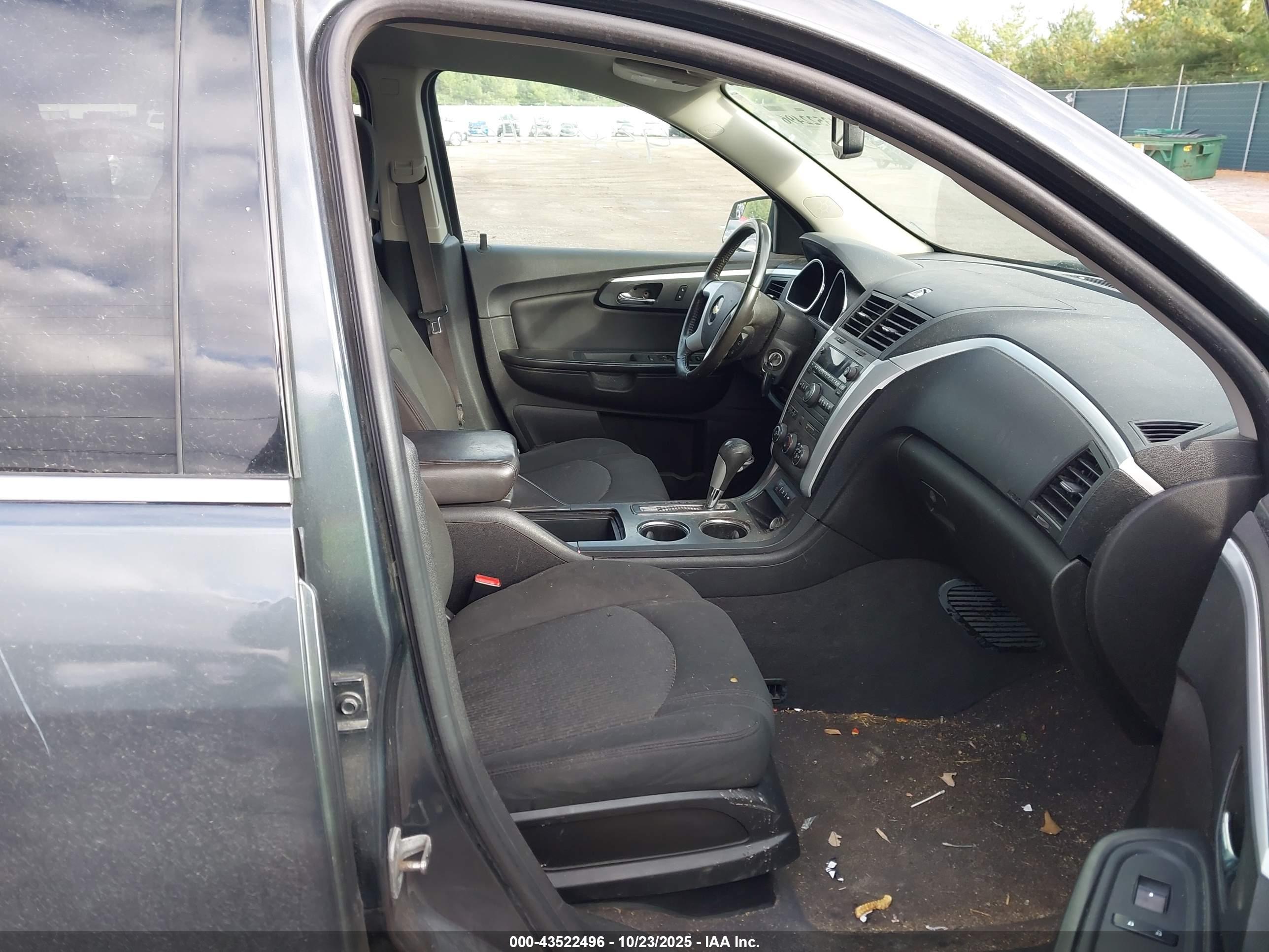 CHEVROLET TRAVERSE image 5