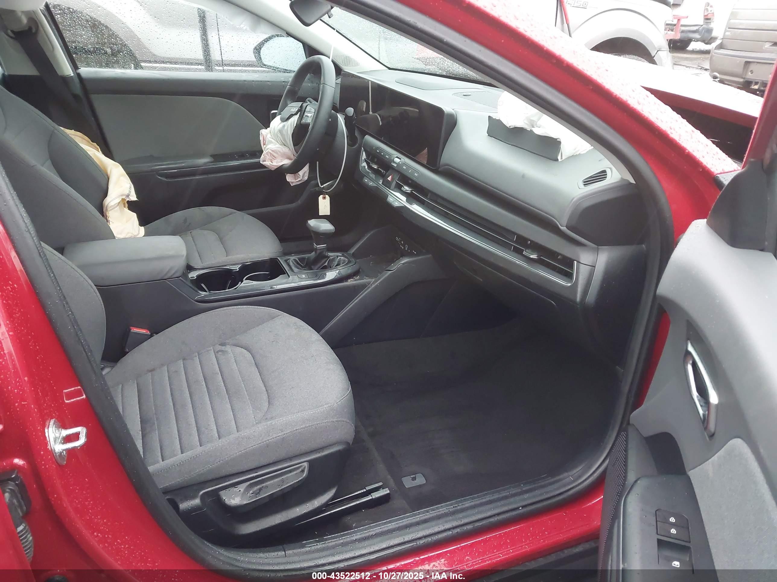 KIA K4 image 5