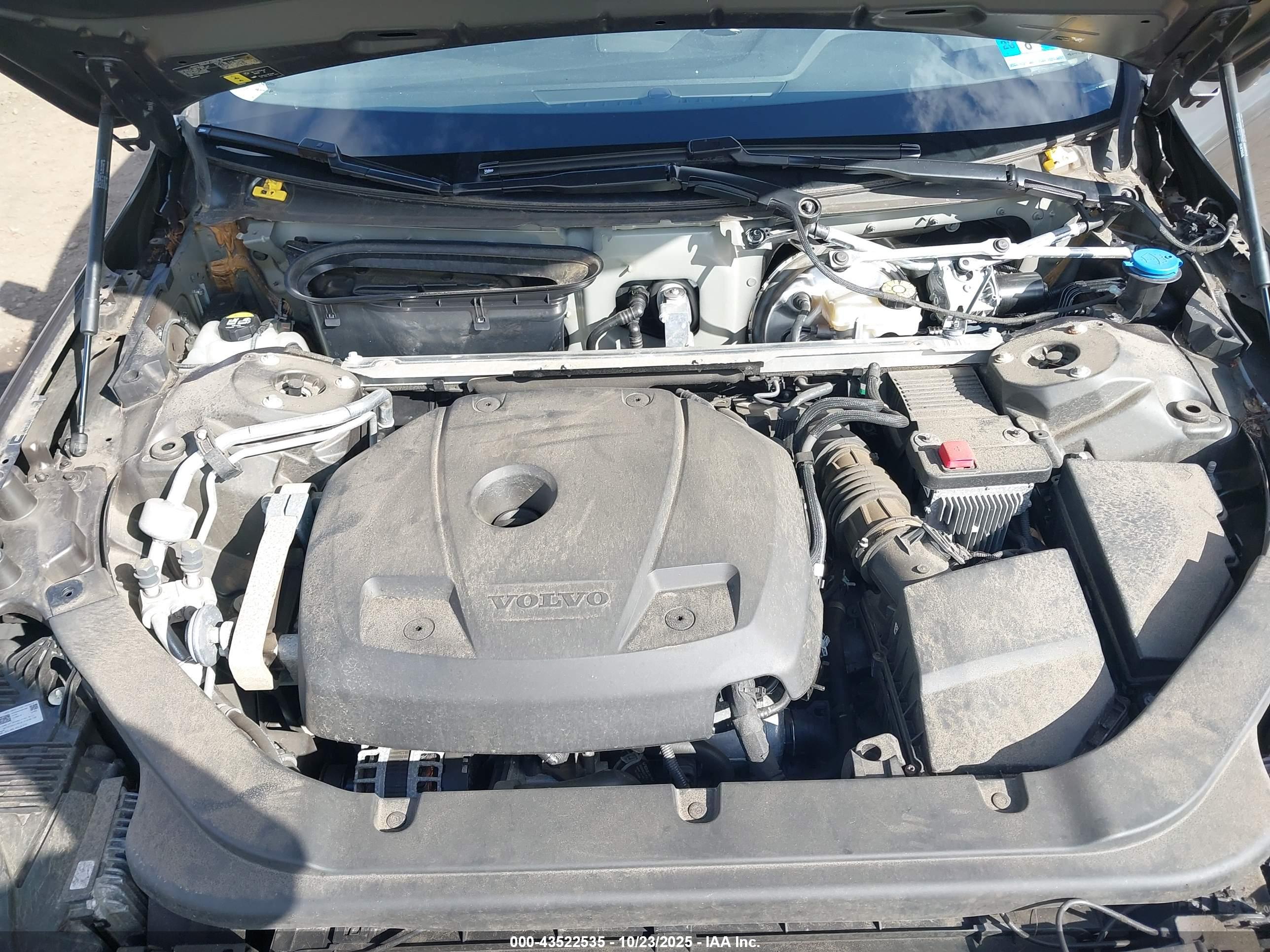 VOLVO XC60 image 10