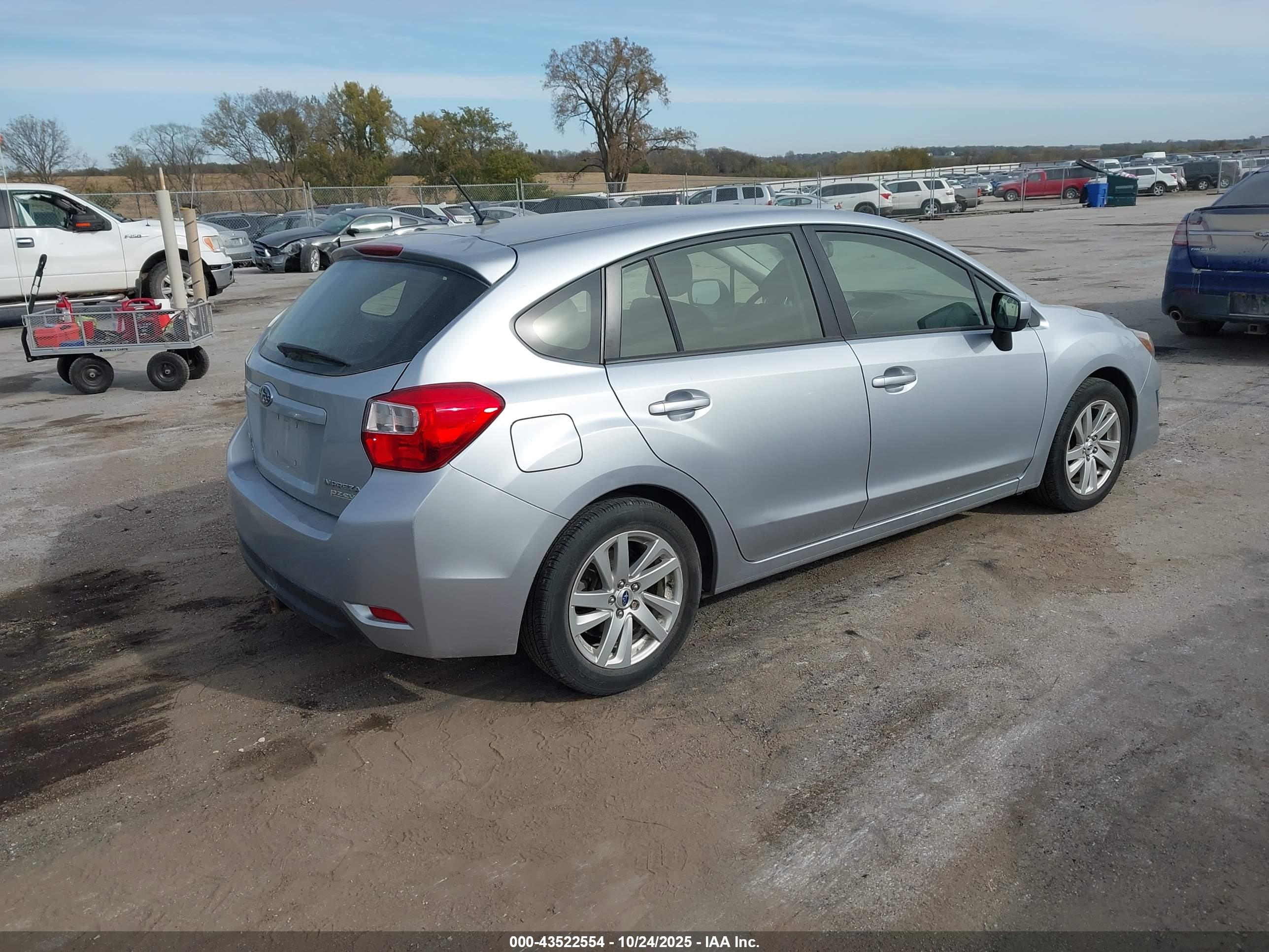 SUBARU IMPREZA image 4