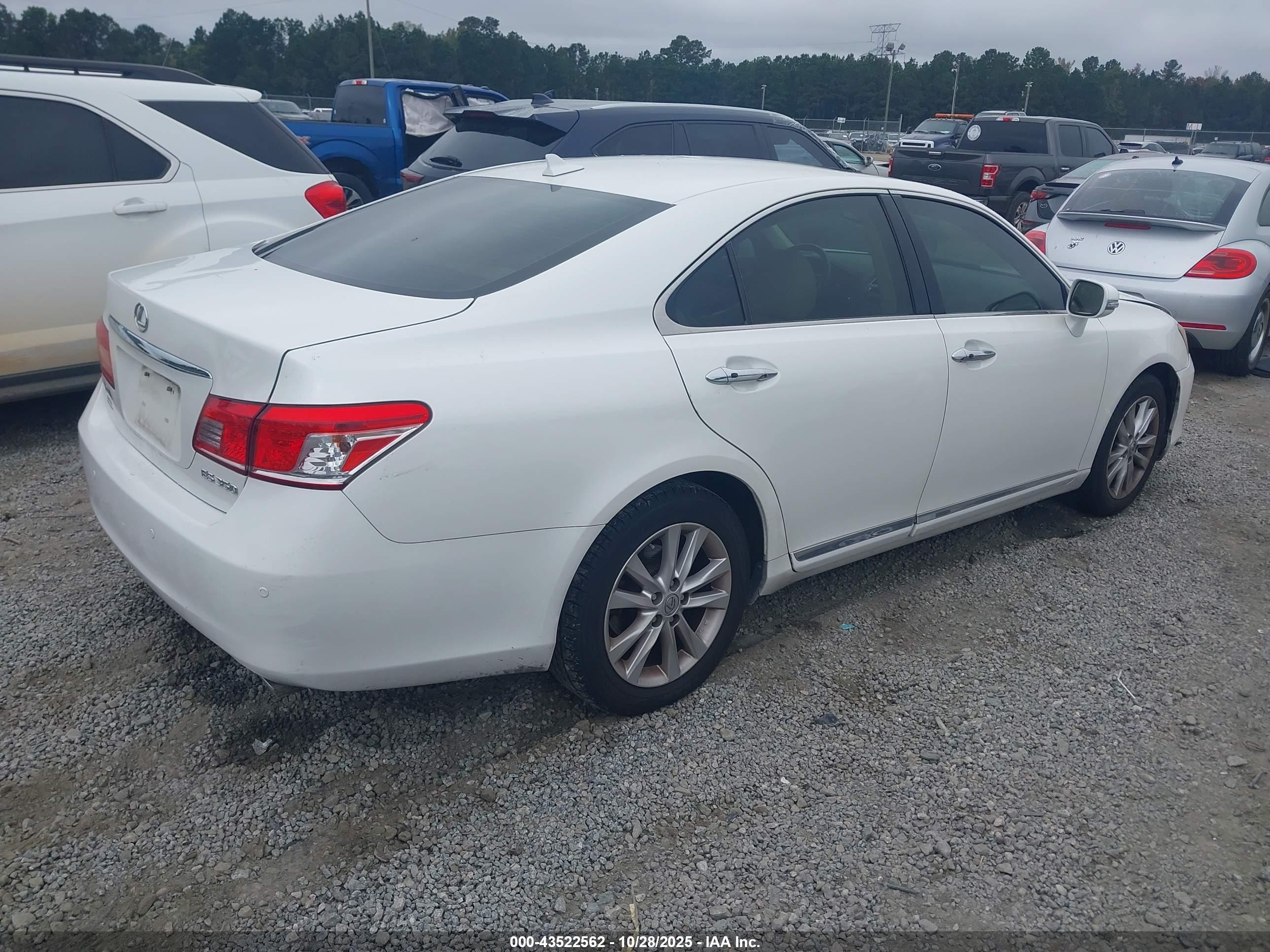 LEXUS ES image 4
