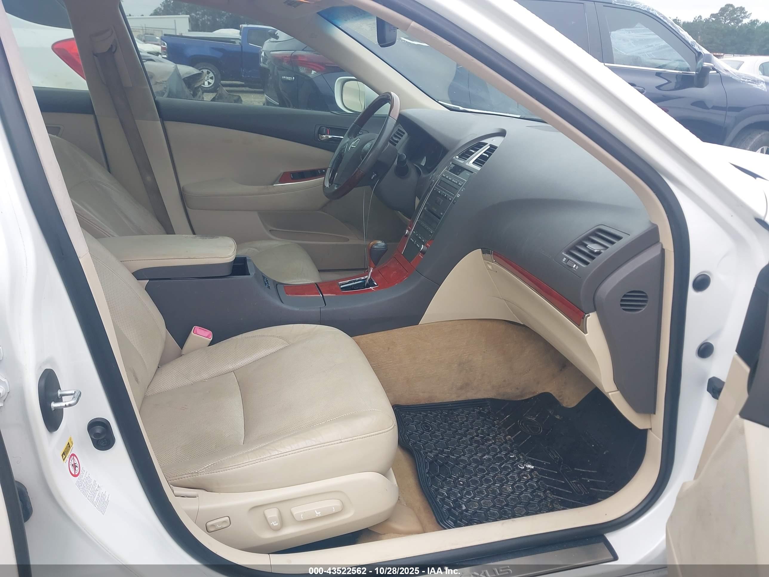 LEXUS ES image 5