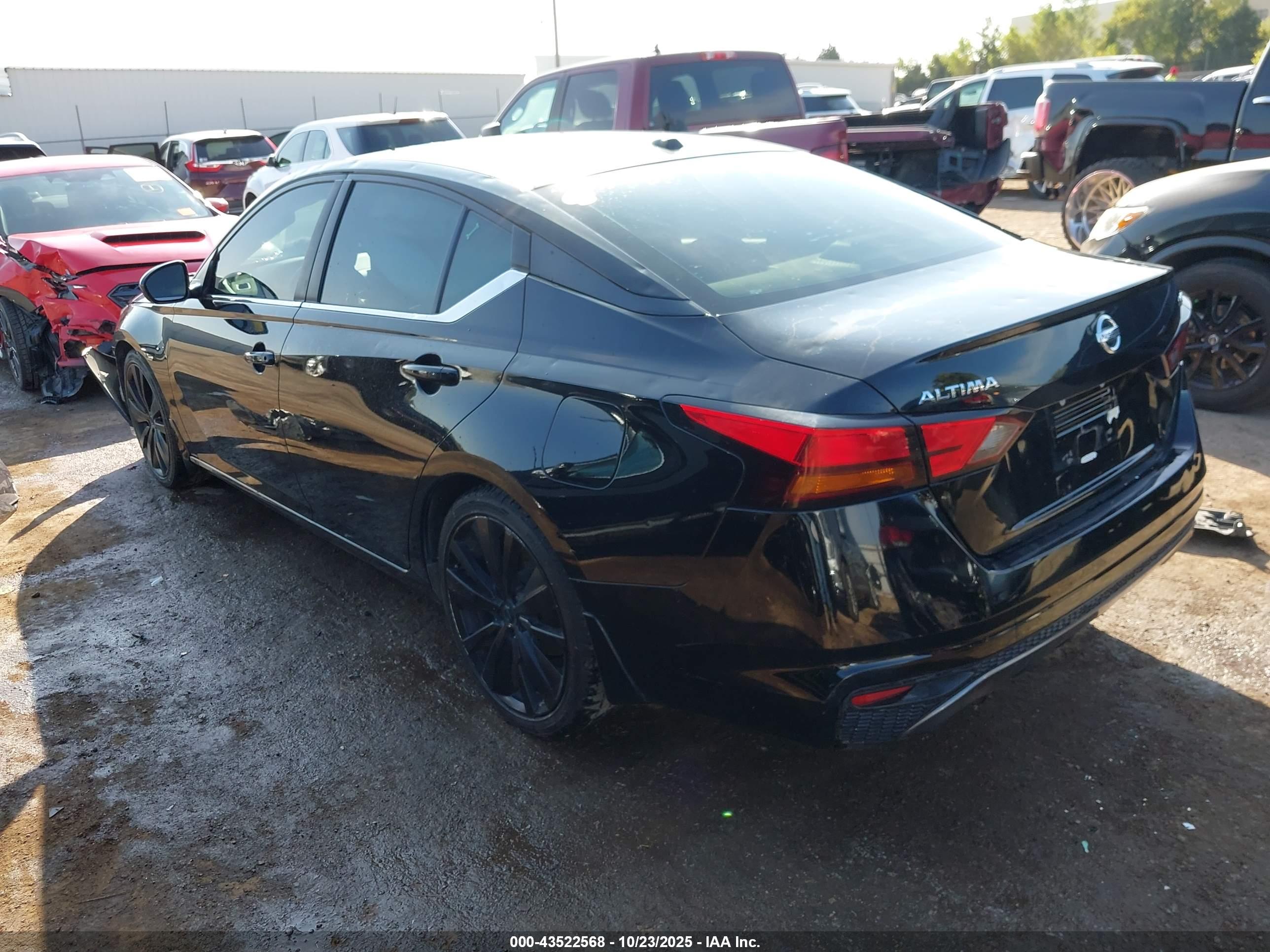 NISSAN ALTIMA image 3
