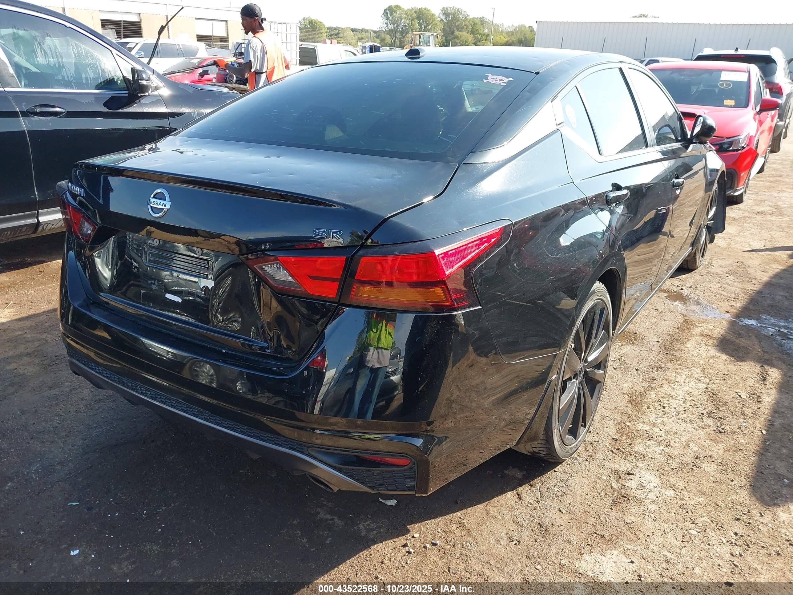NISSAN ALTIMA image 4