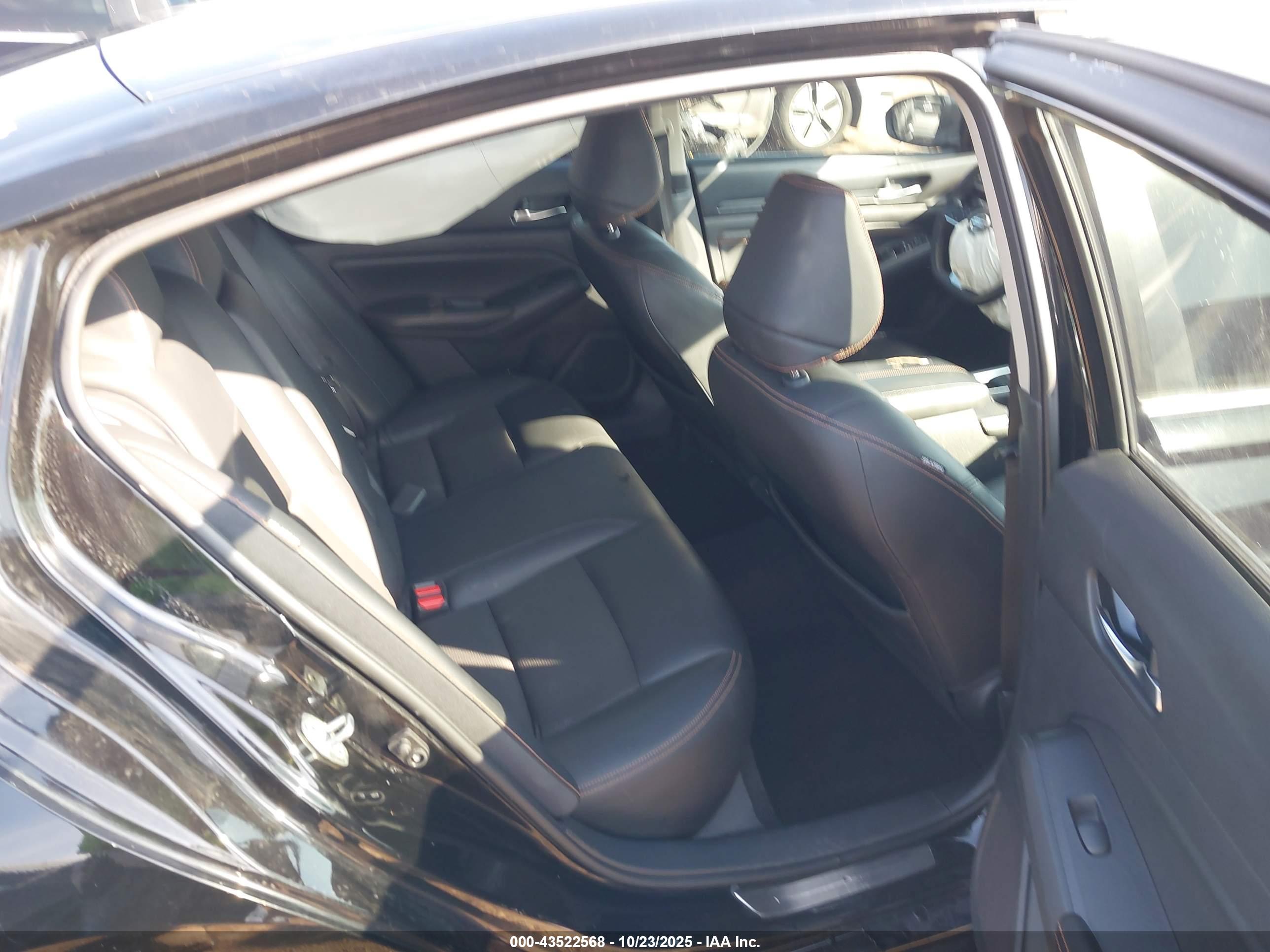 NISSAN ALTIMA image 8