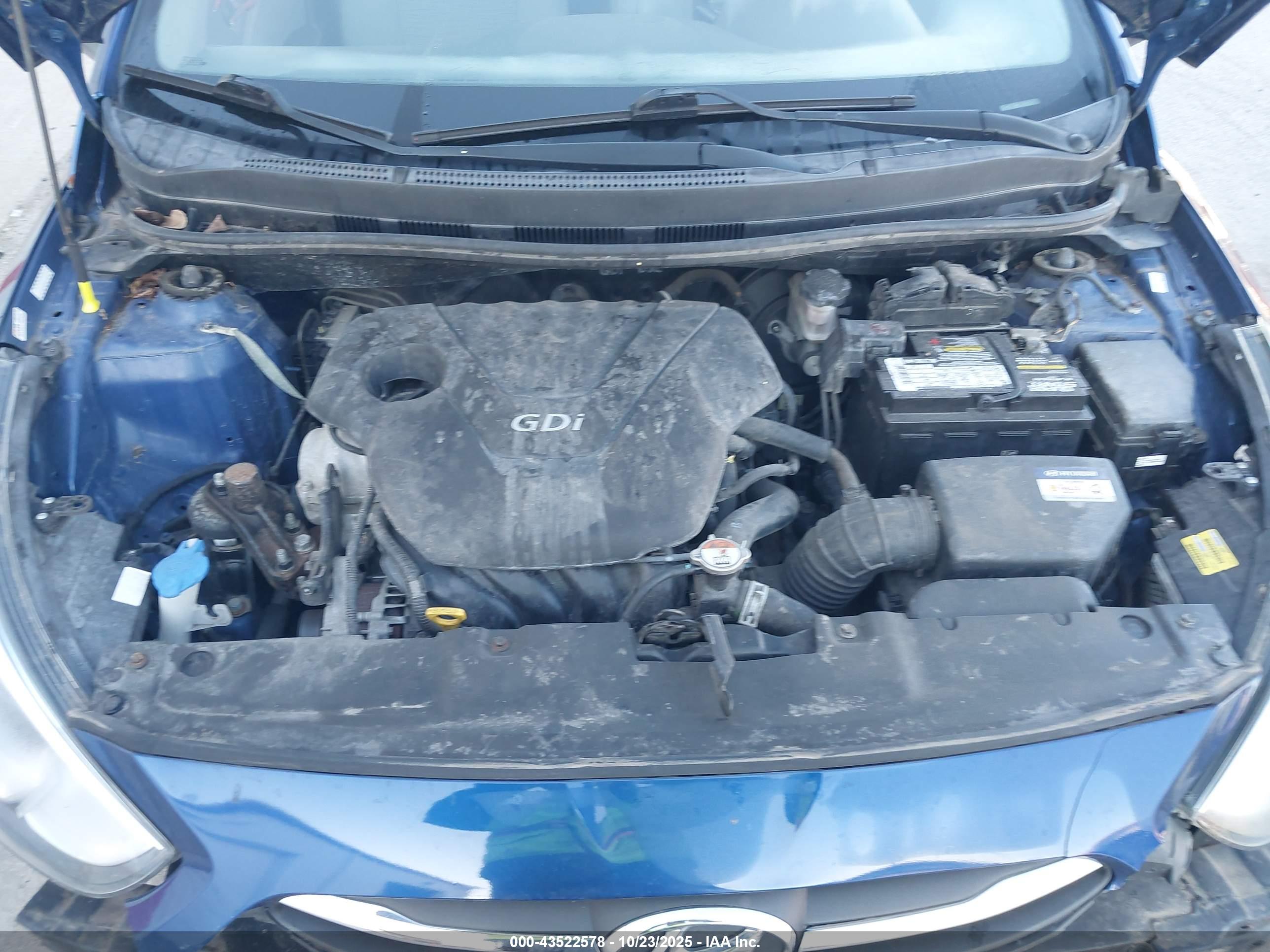 HYUNDAI ACCENT image 10