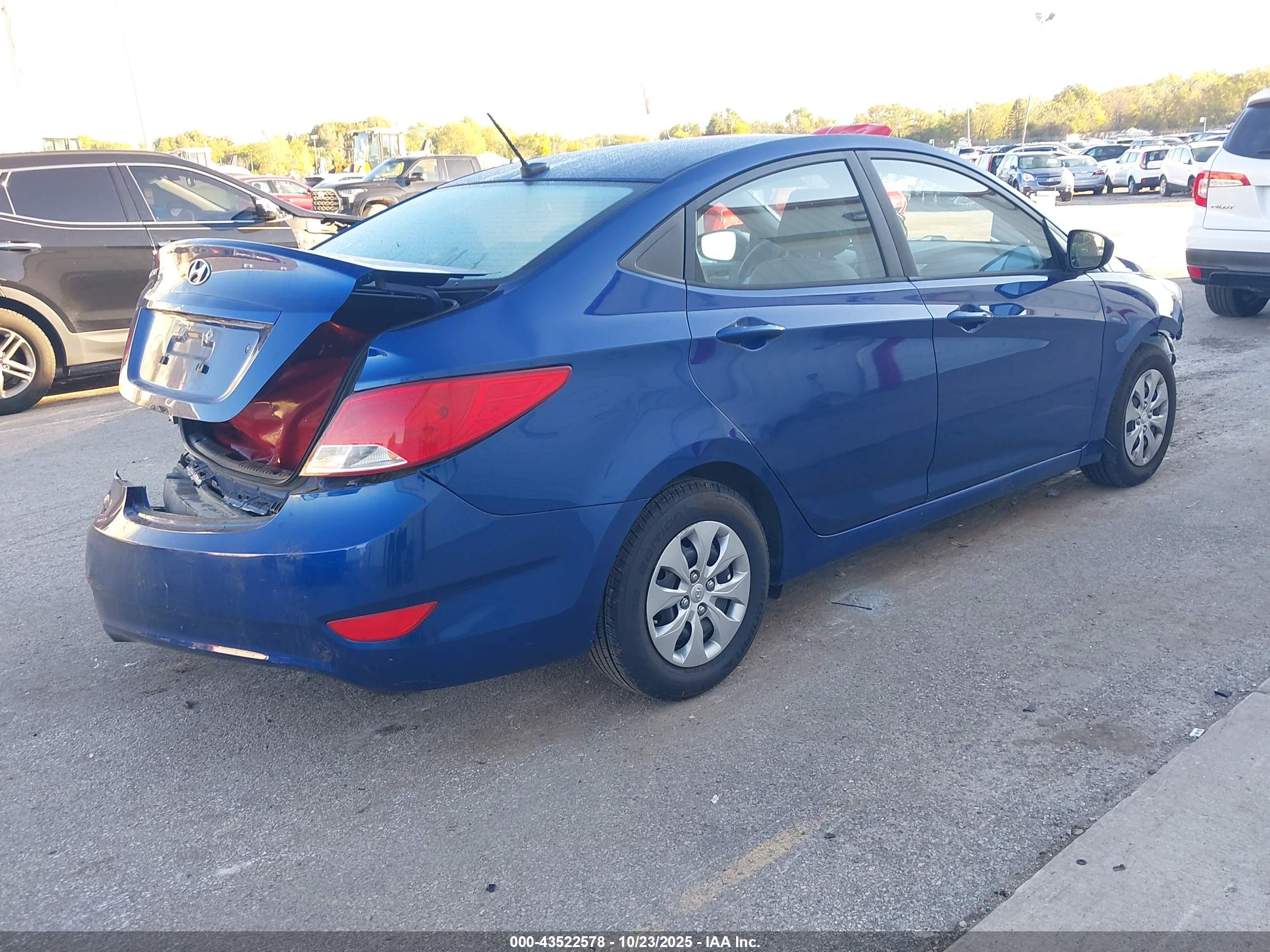 HYUNDAI ACCENT image 4