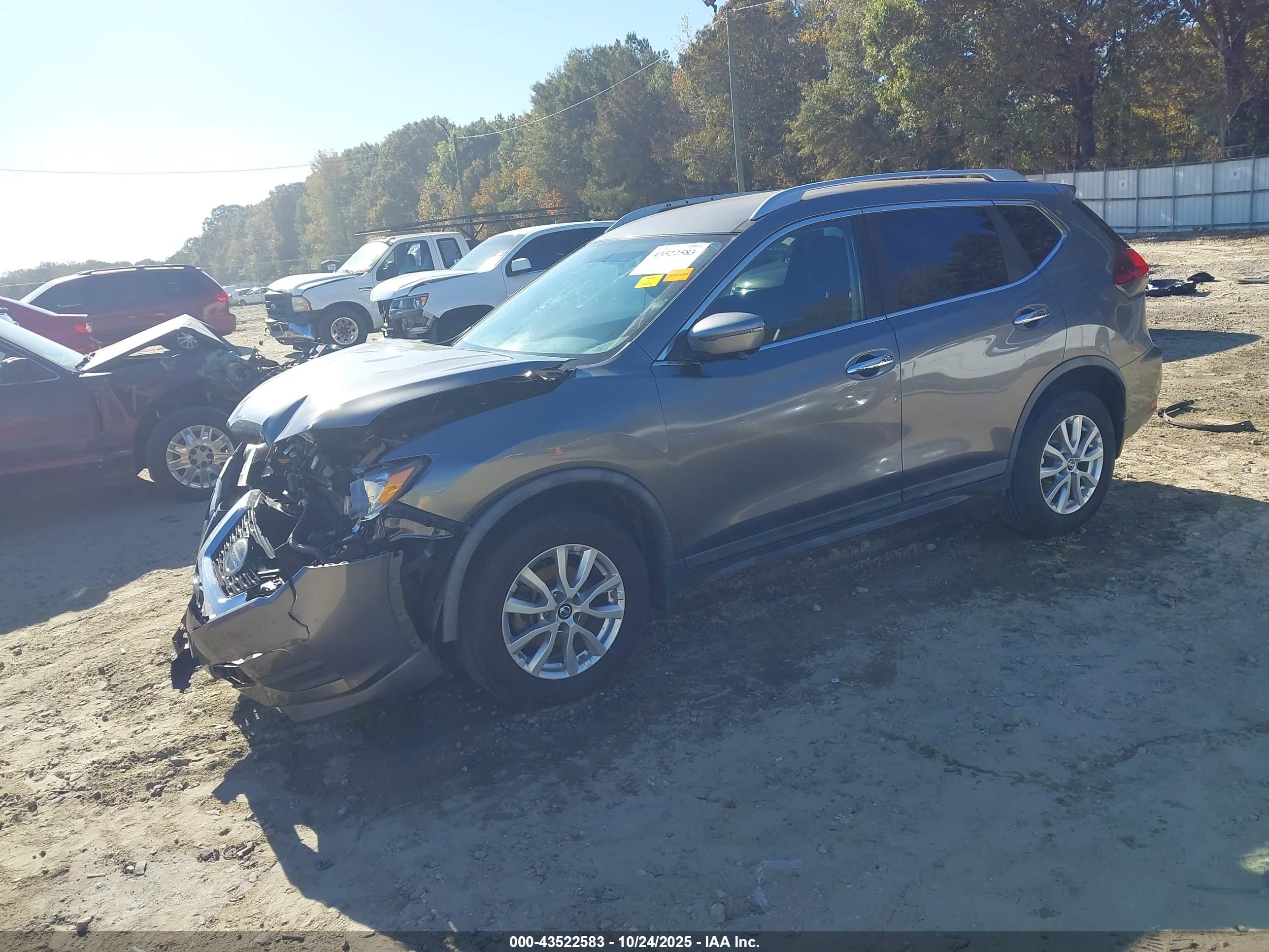 NISSAN ROGUE image 2