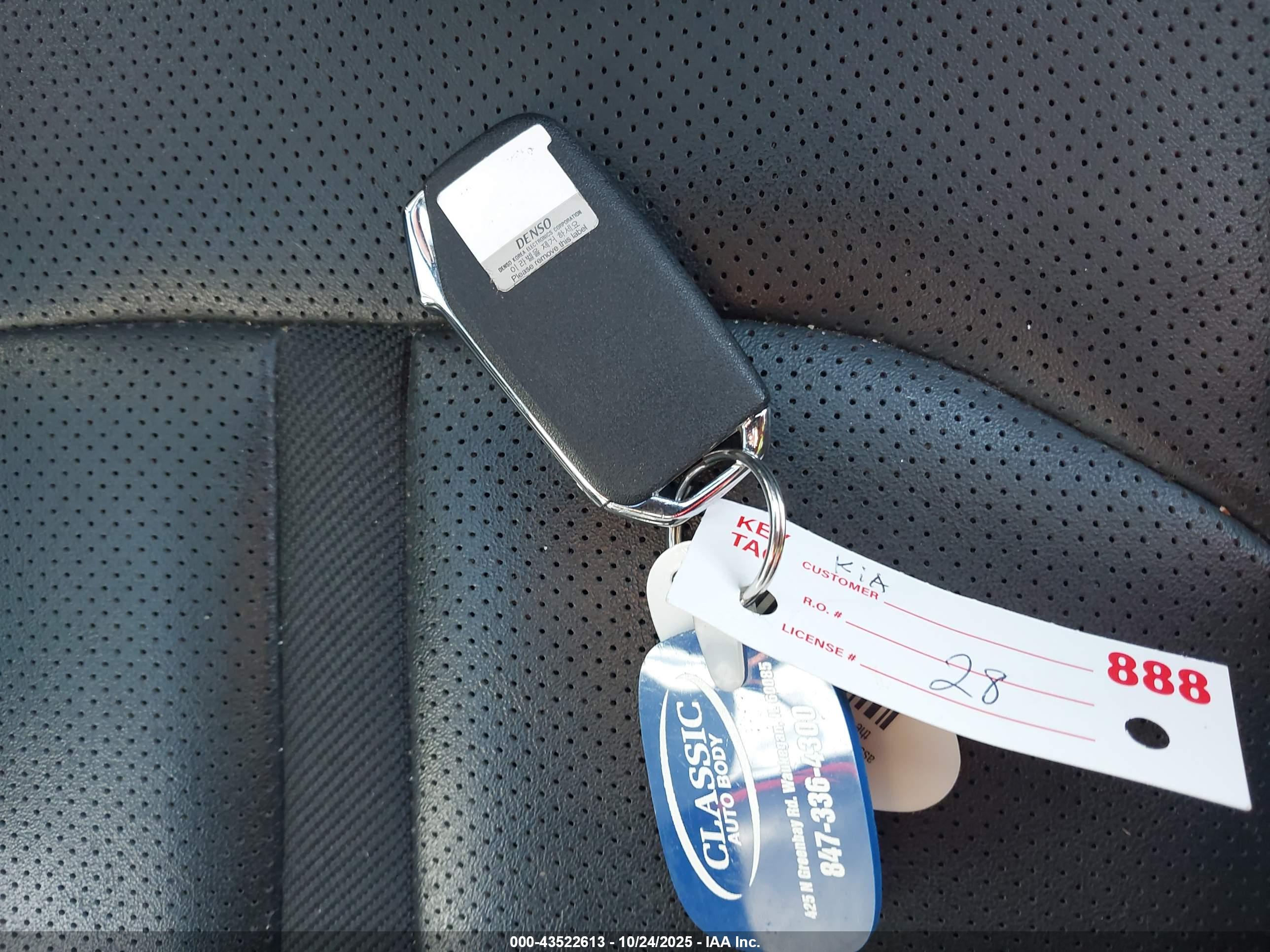 KIA K5 image 11