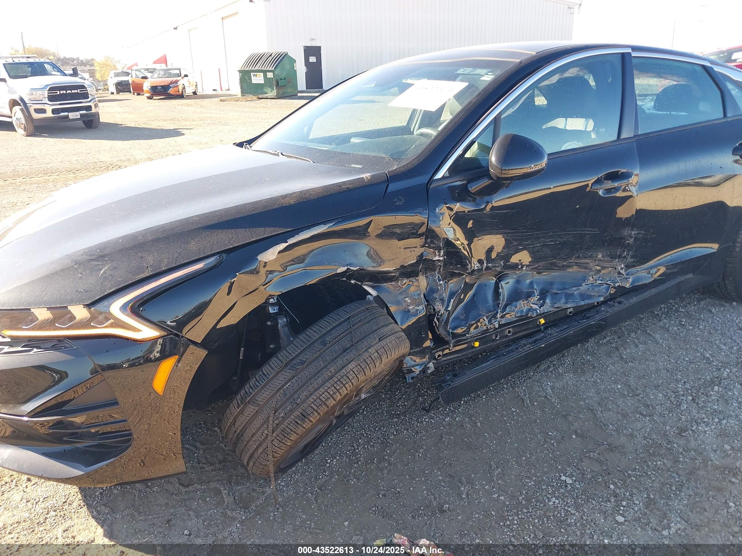KIA K5 image 6