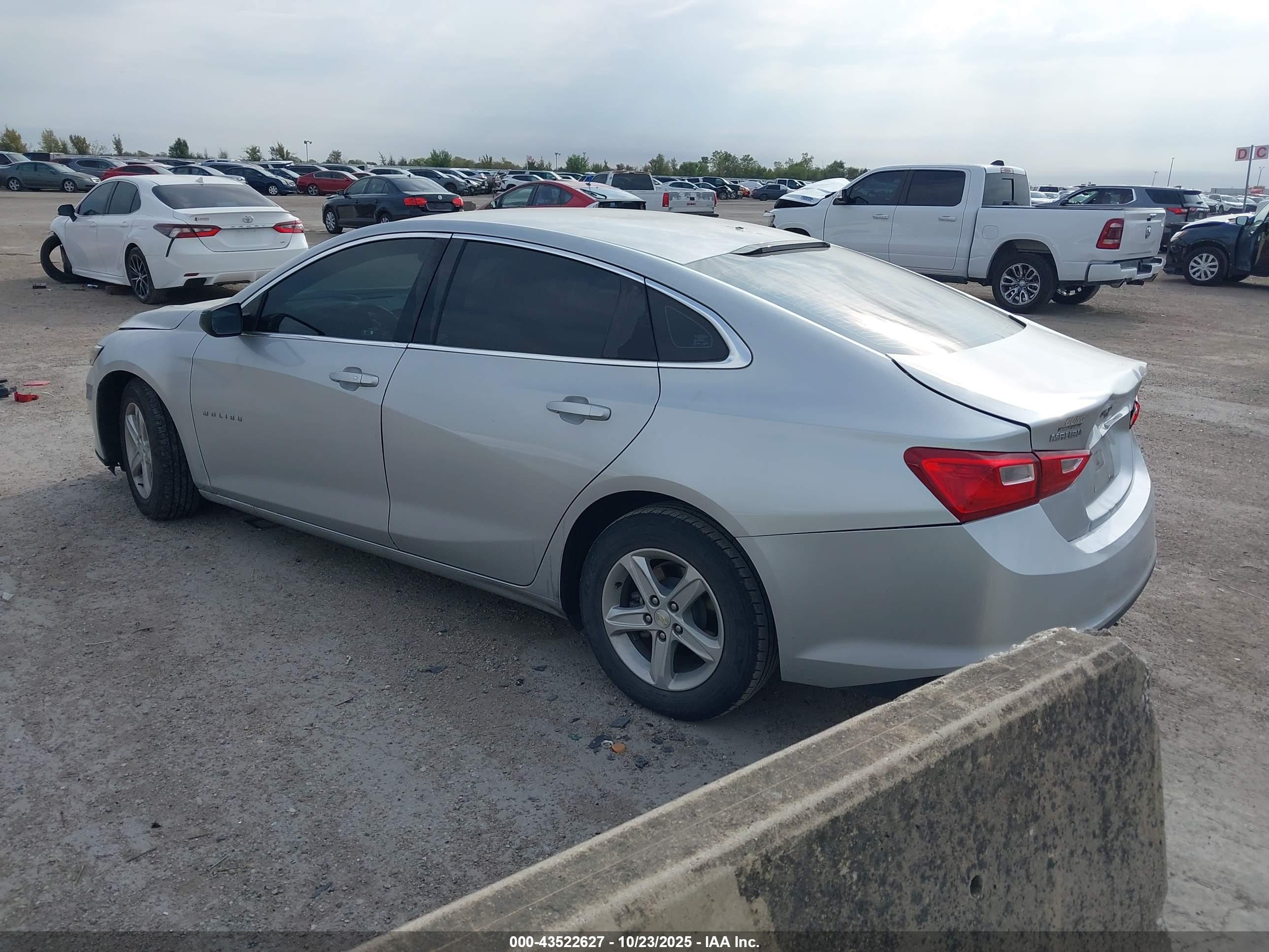 CHEVROLET MALIBU image 3