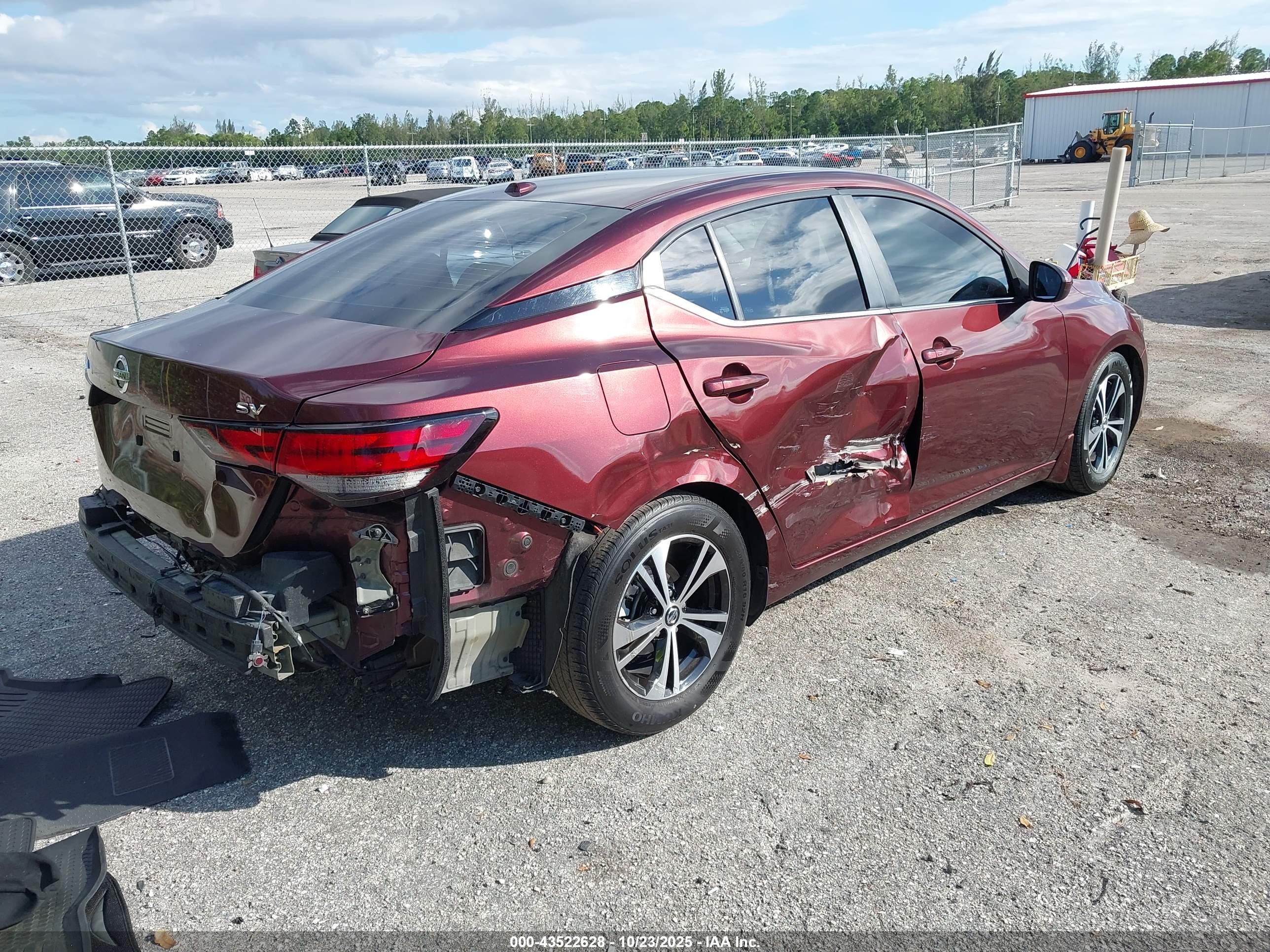 NISSAN SENTRA image 4