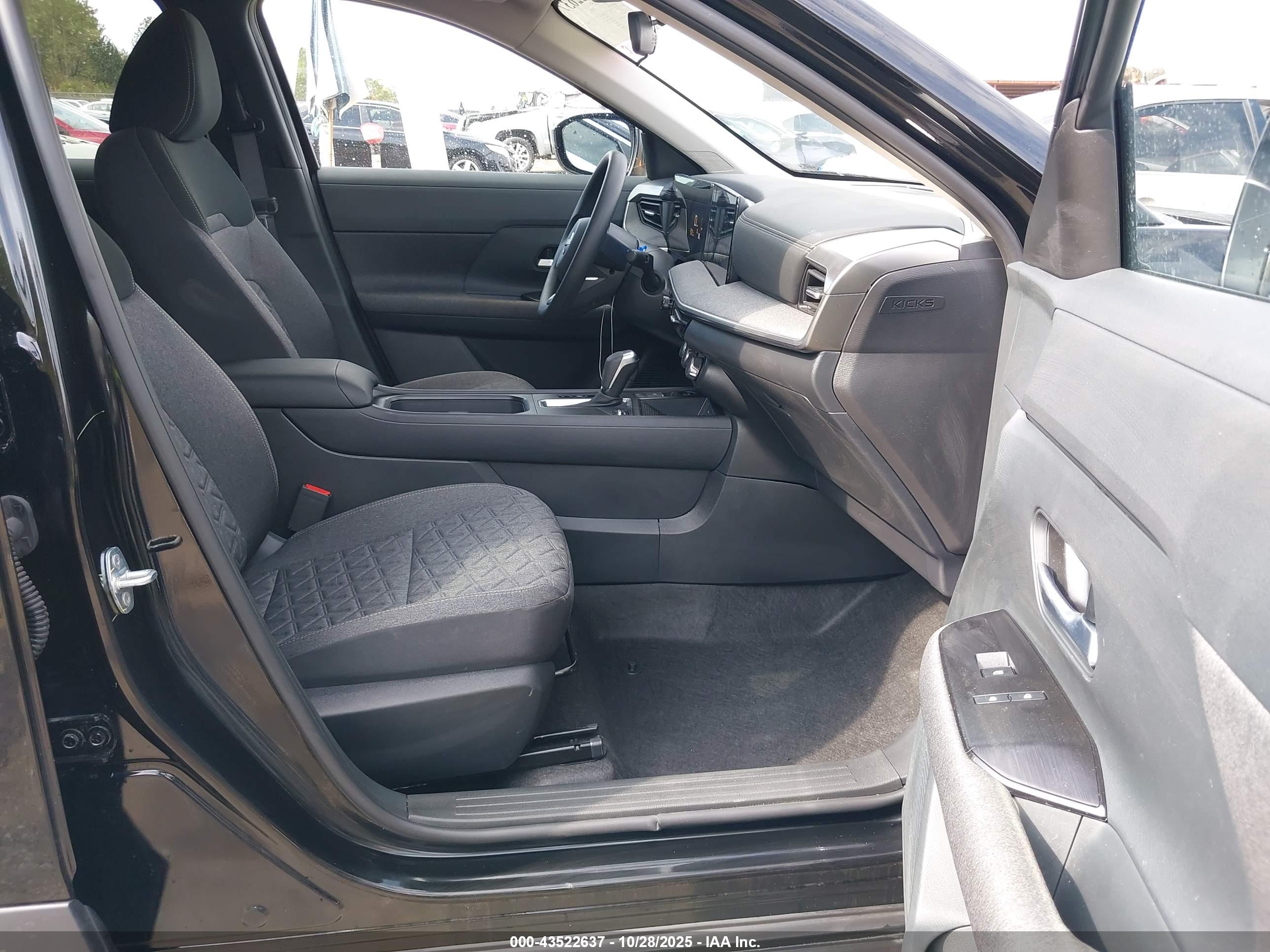 NISSAN KICKS image 5