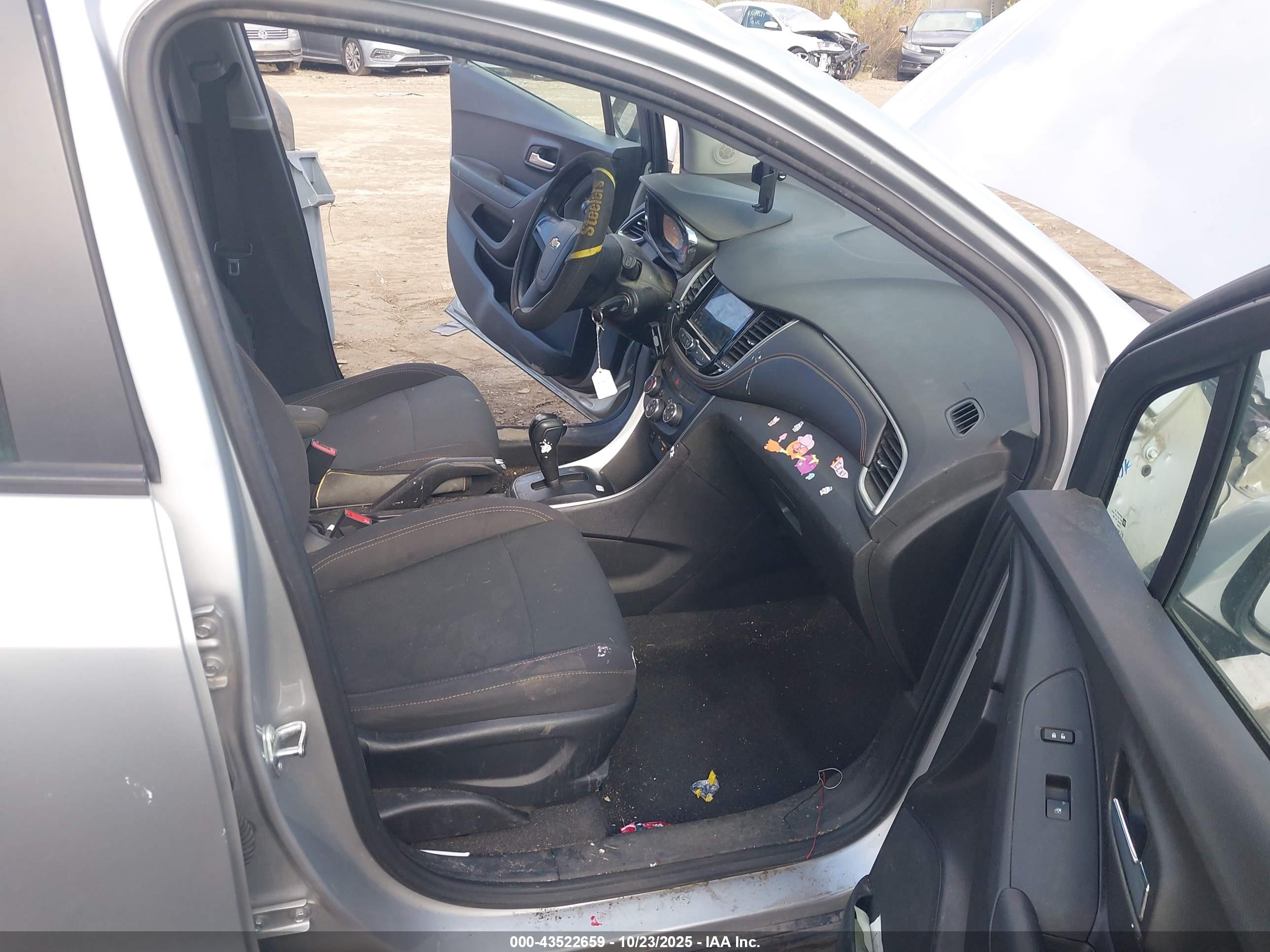 CHEVROLET TRAX image 5