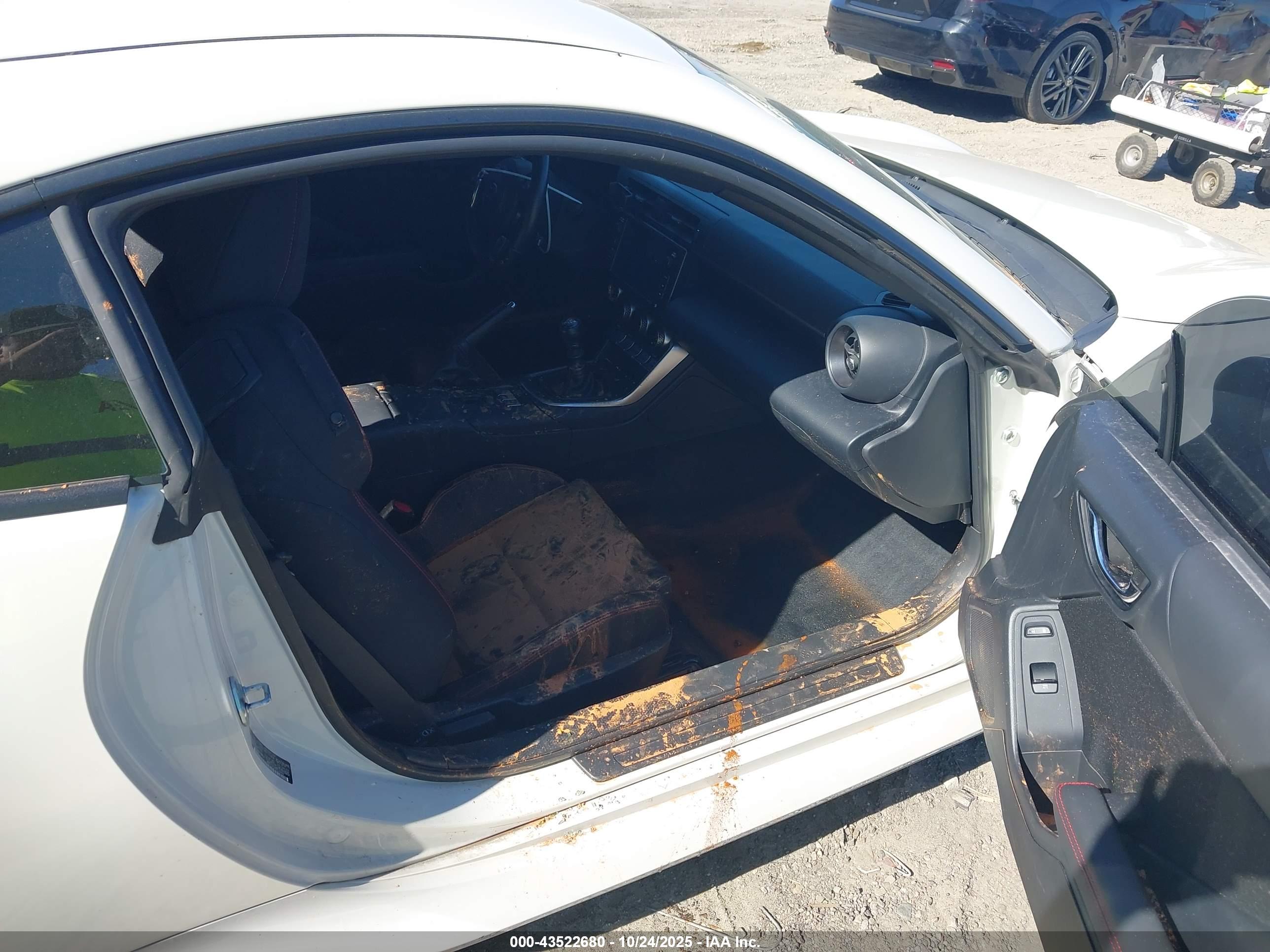 SUBARU BRZ image 5
