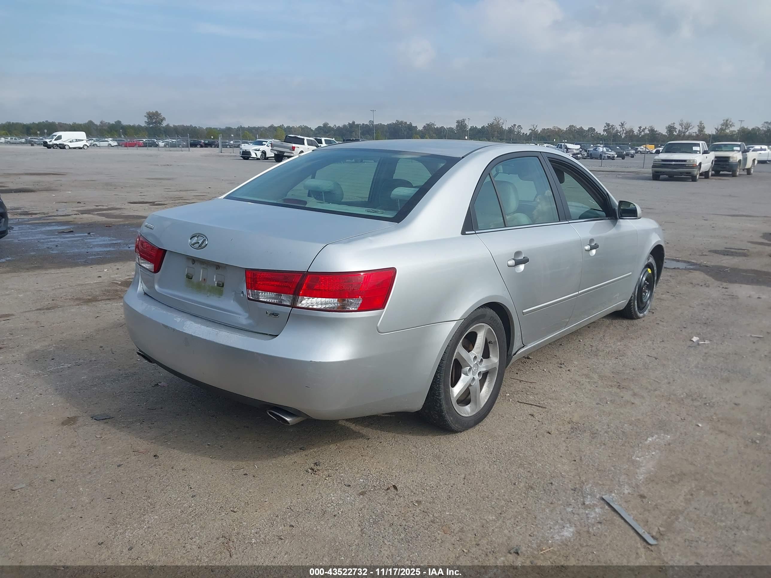 HYUNDAI SONATA image 4