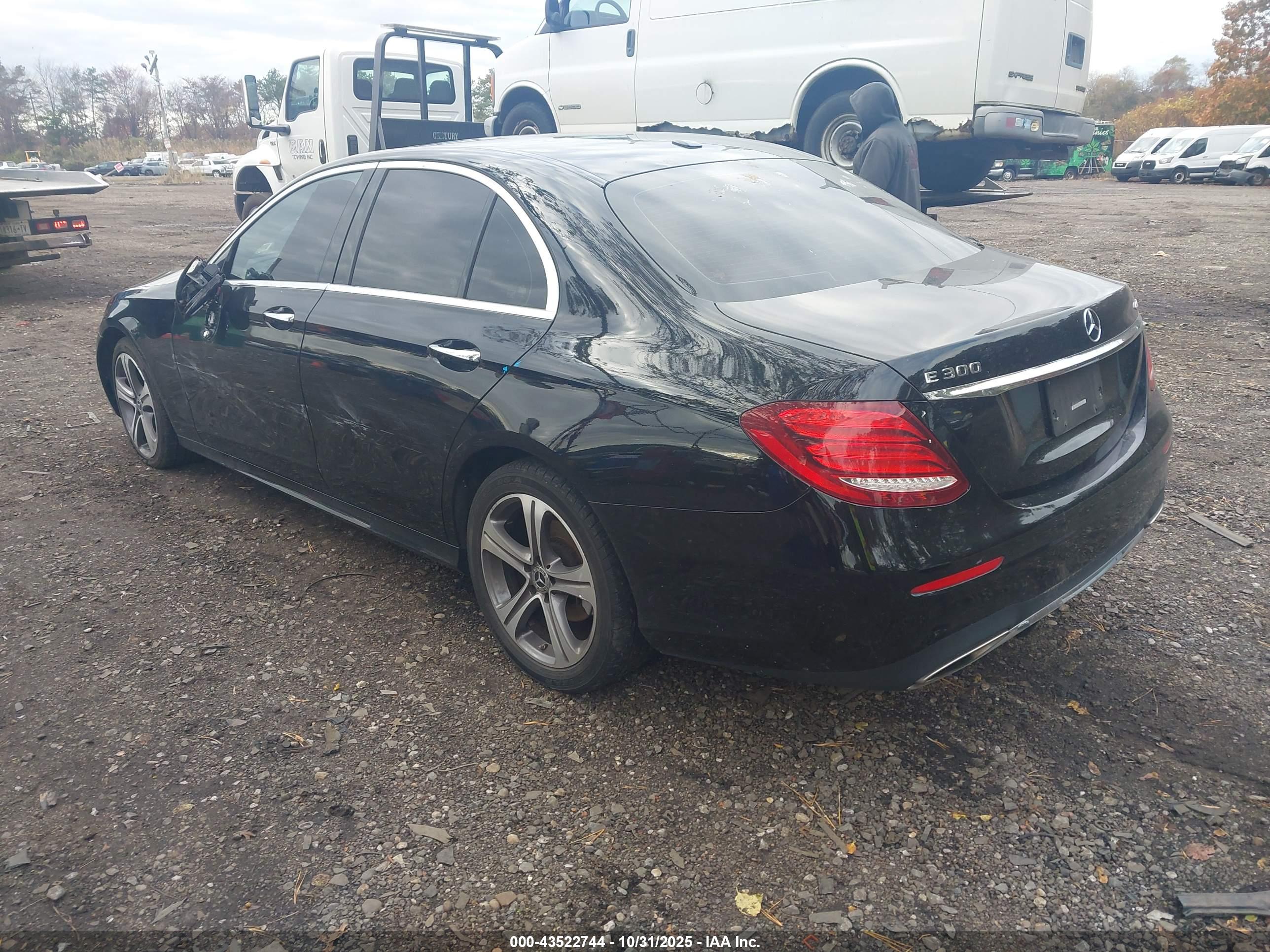 MERCEDES-BENZ E image 3