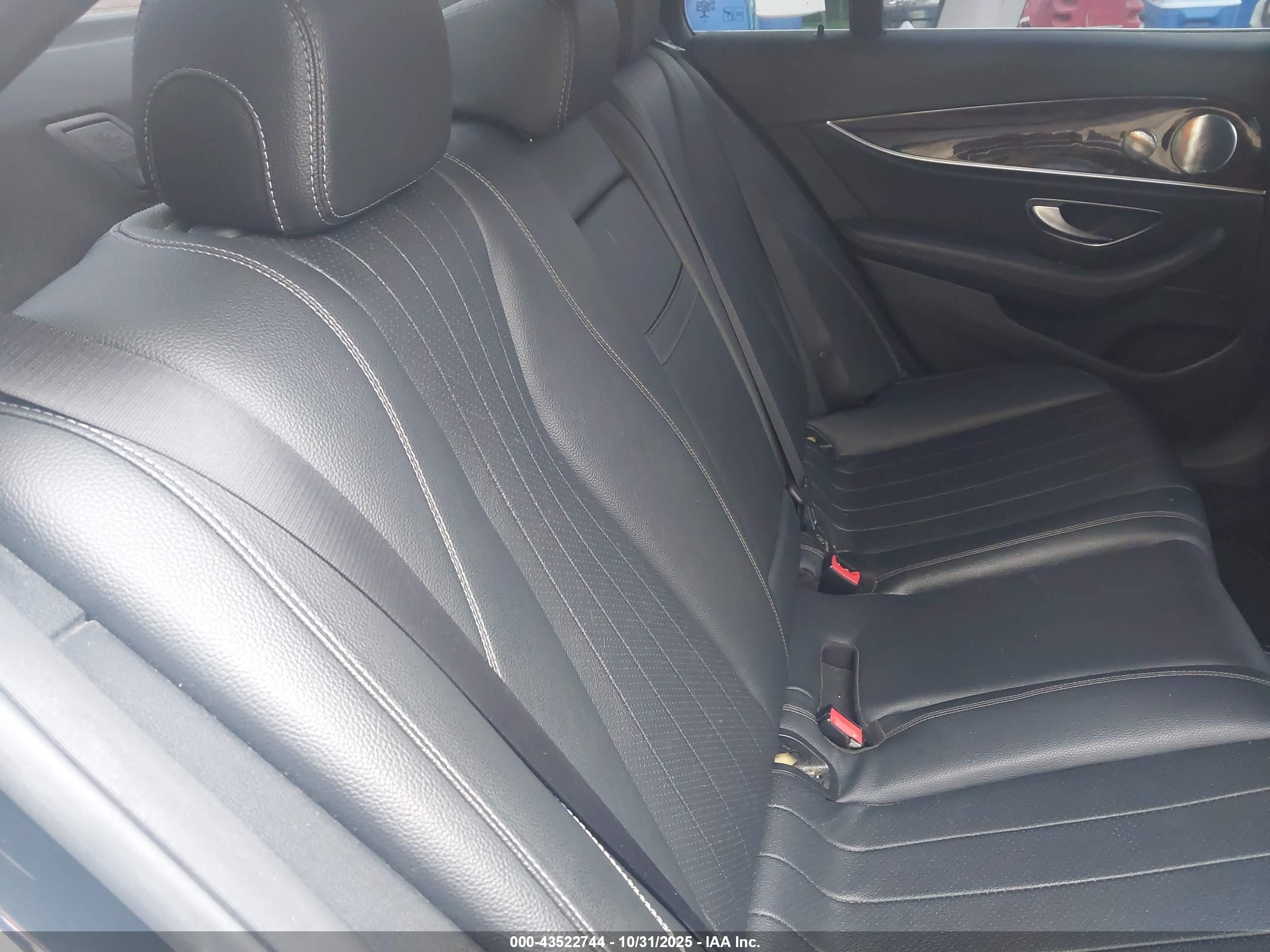 MERCEDES-BENZ E image 8