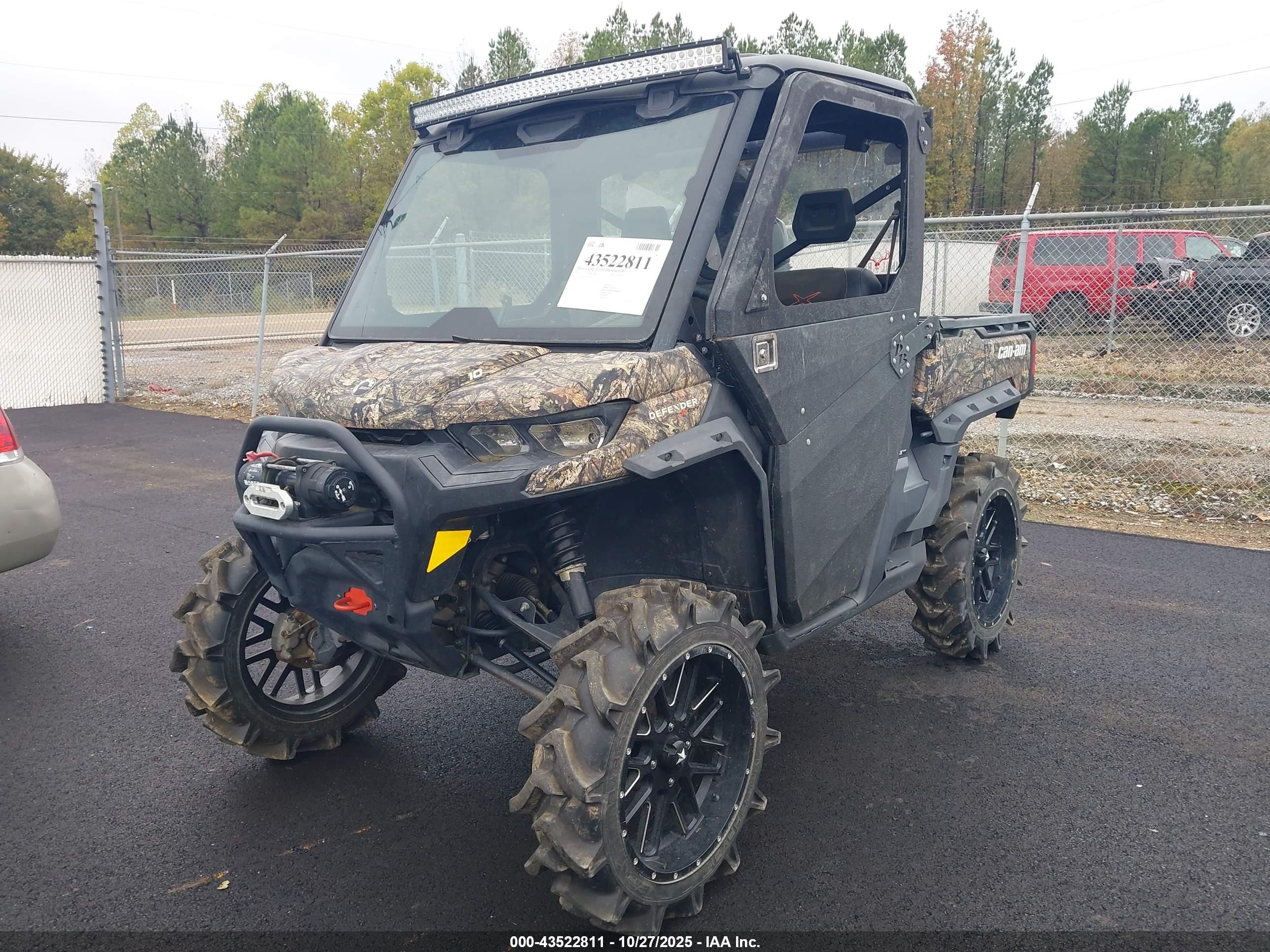 CAN-AM DEFENDER image 2