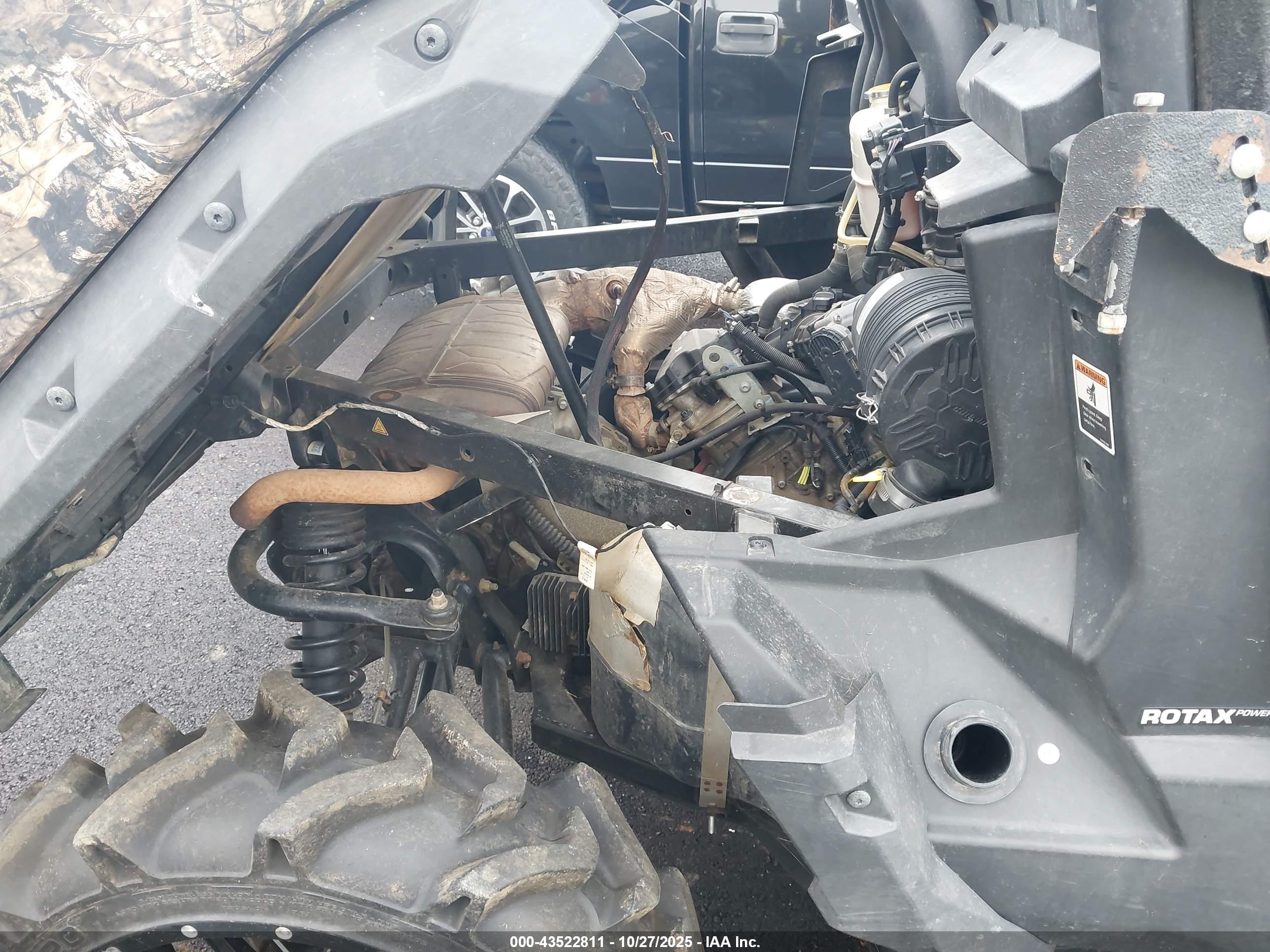 CAN-AM DEFENDER image 8