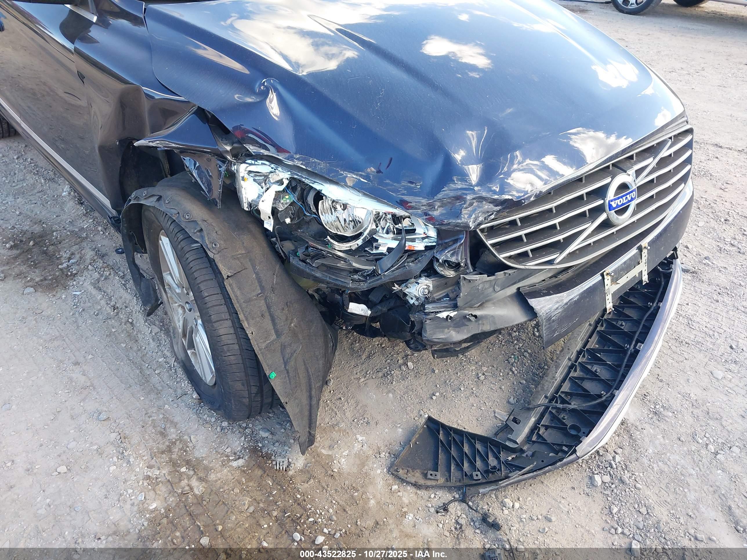 VOLVO XC60 image 6