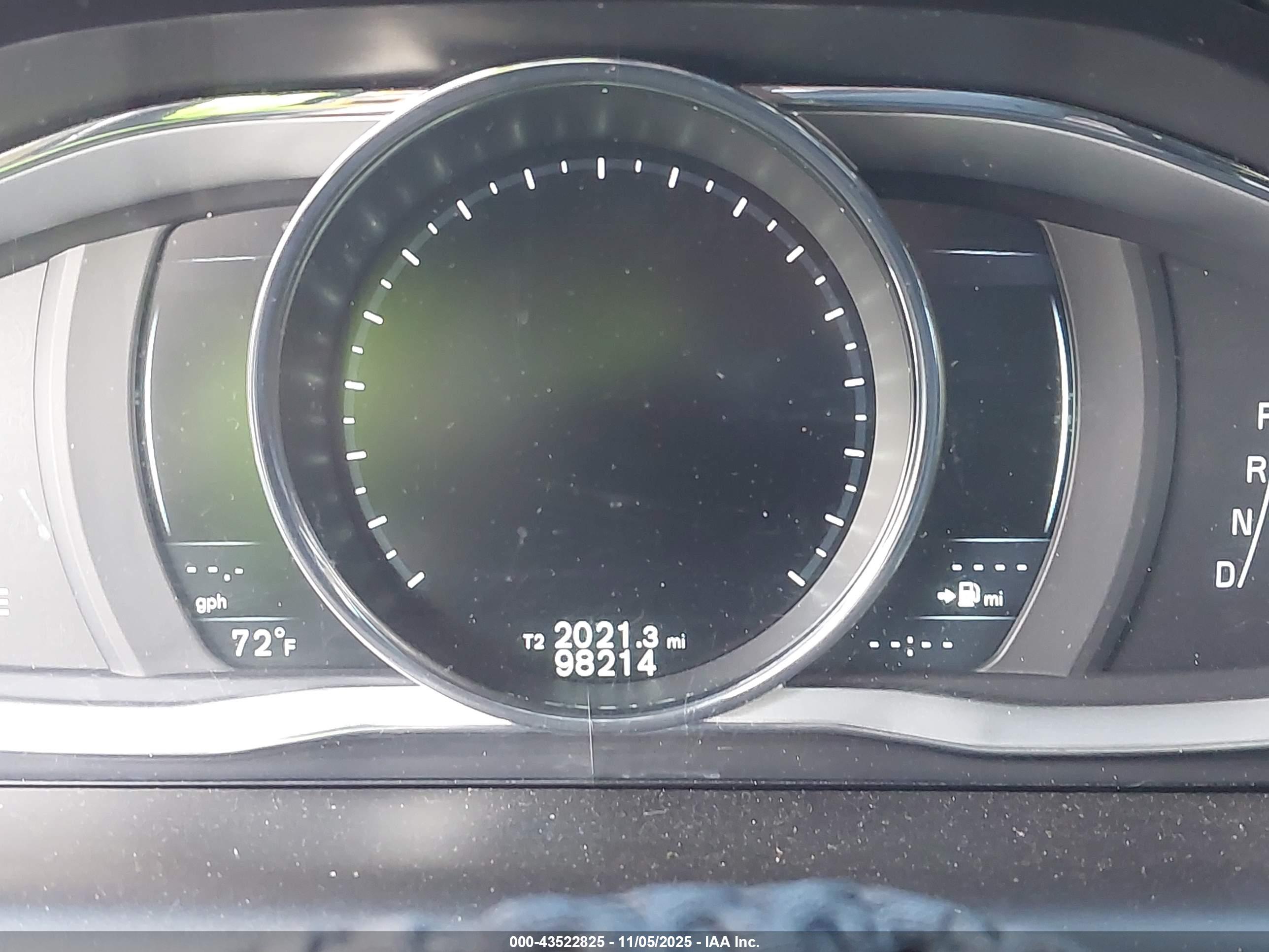 VOLVO XC60 image 7