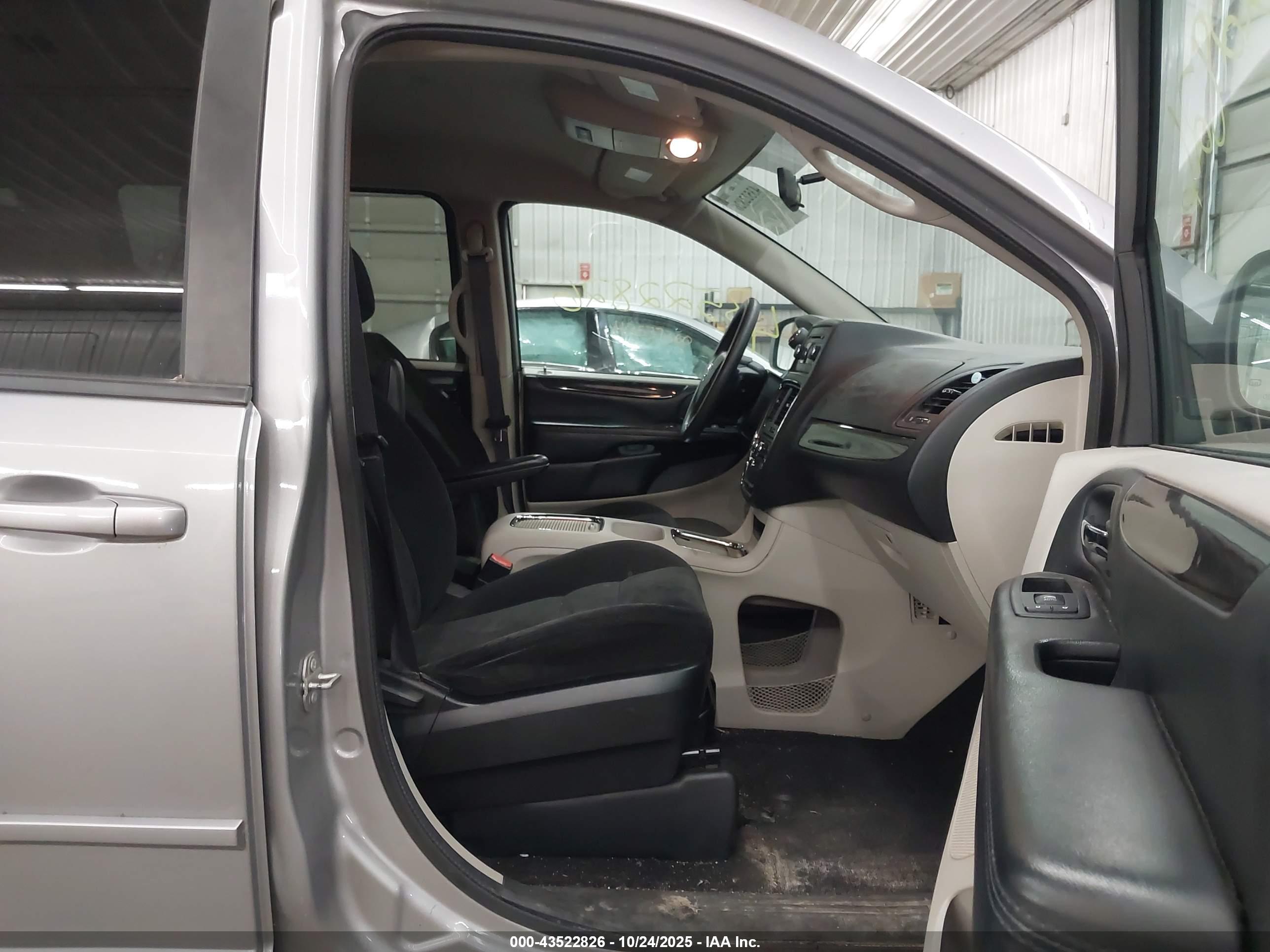DODGE GRAND image 5