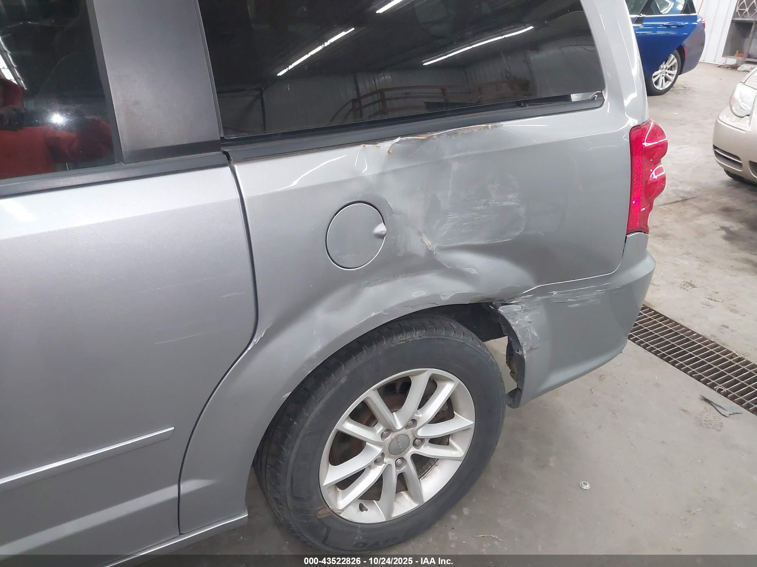 DODGE GRAND image 6