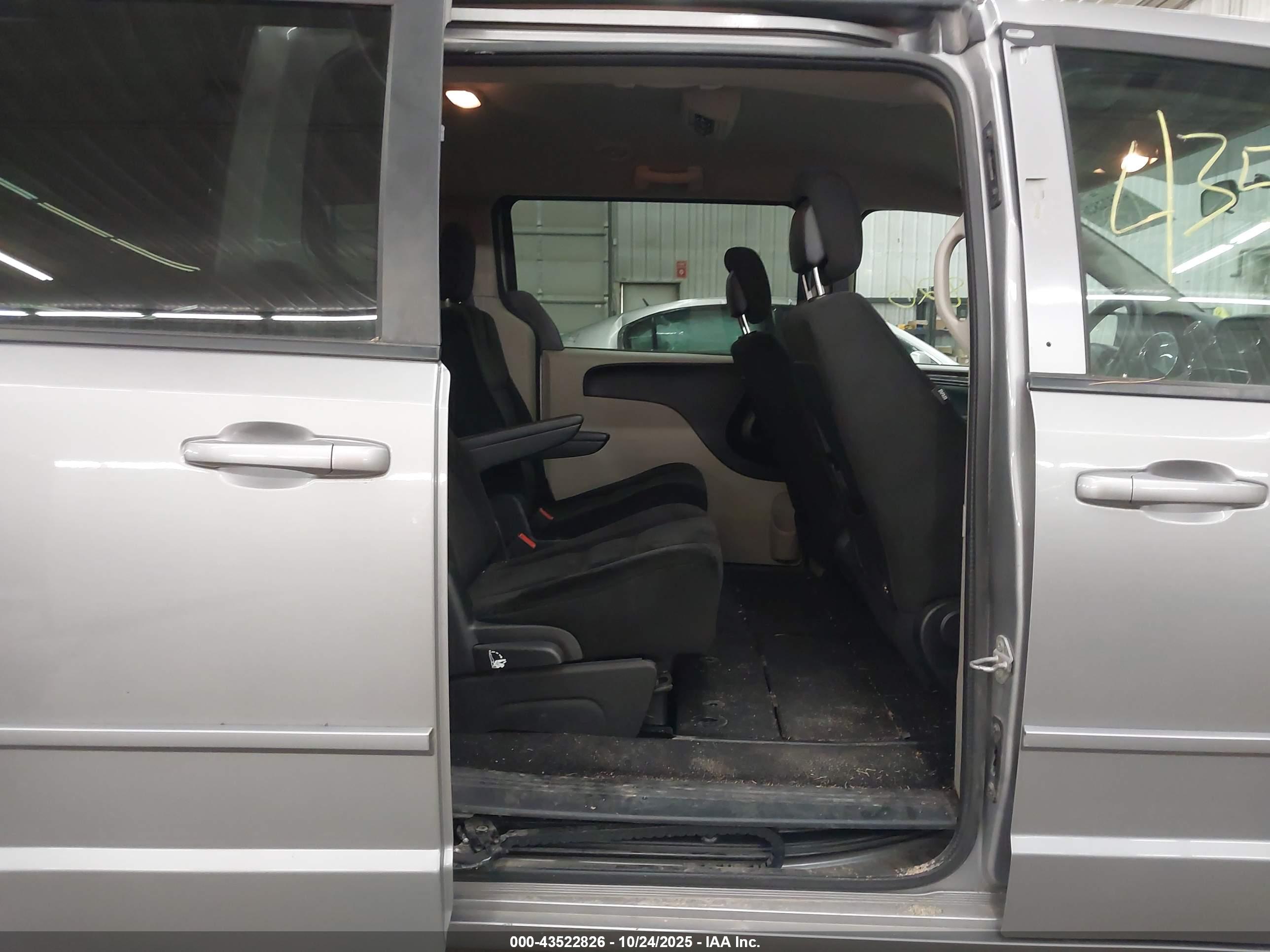 DODGE GRAND image 8