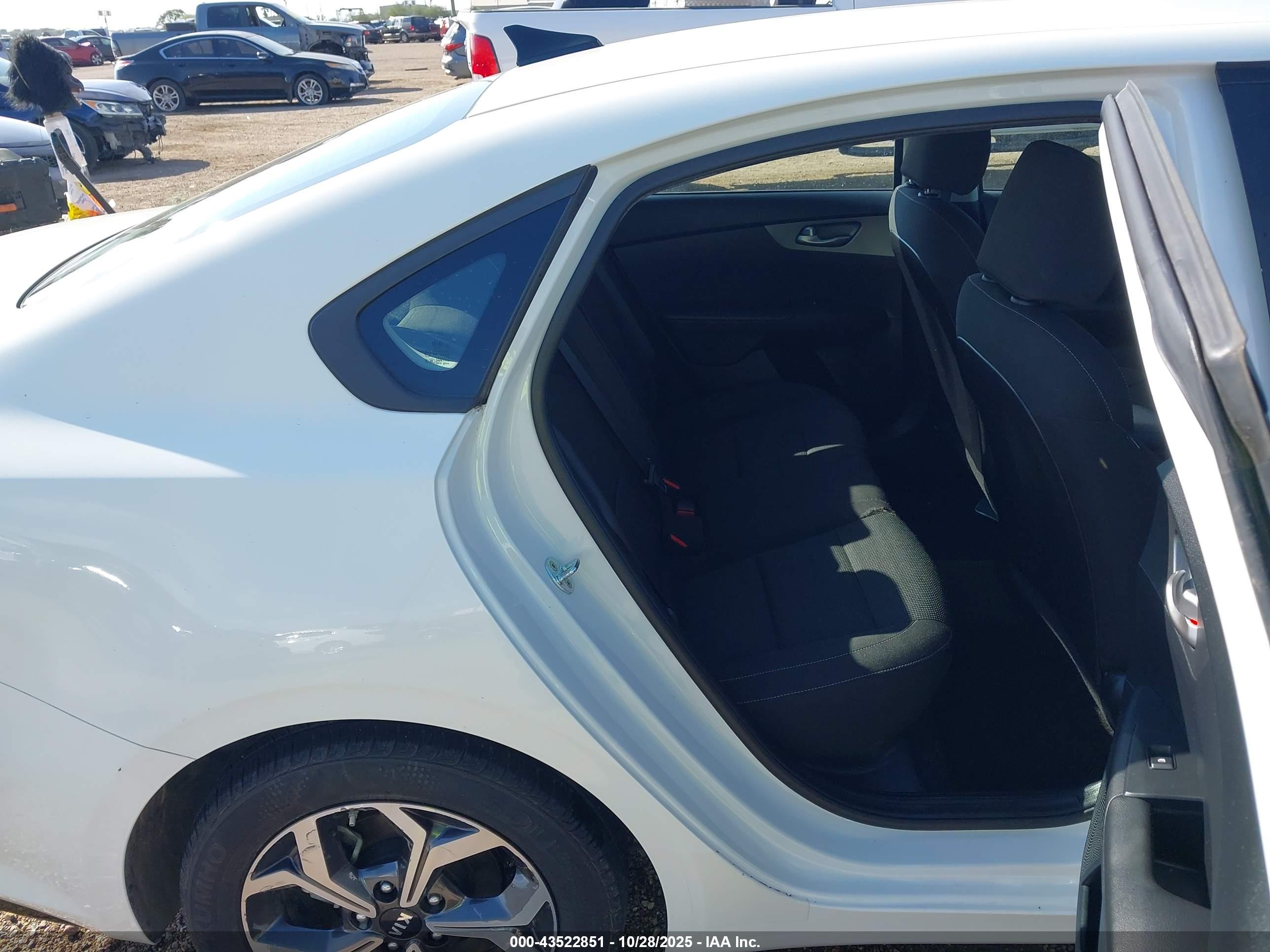 KIA FORTE image 8